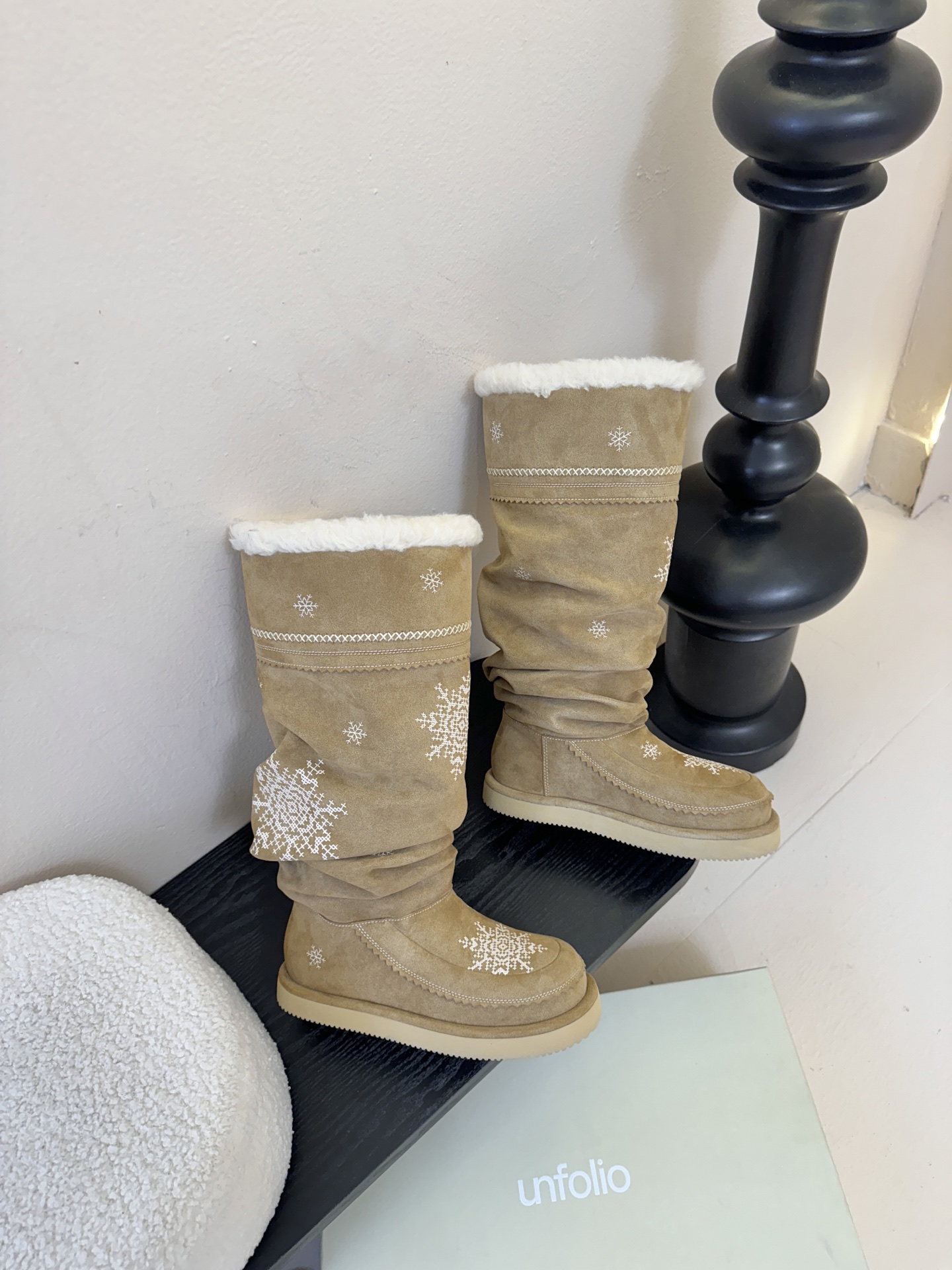 代购品质 咖色陆续更新一比一复刻，细节零差距unfolio超可爱LUMI雪地靴，打造精巧松弛，恰到好处的