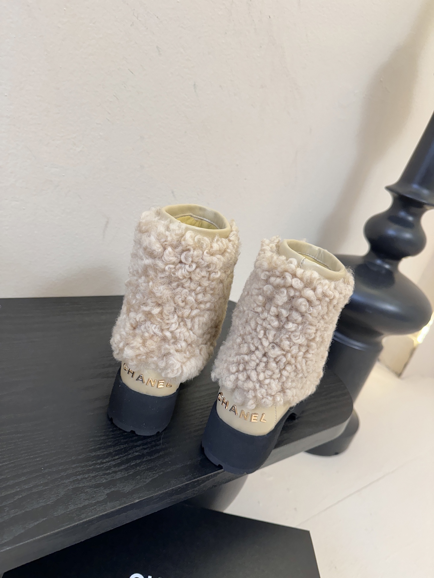 Chanel 25K秋冬新款毛茸茸靴子毛毛靴还是很适合秋冬的～鞋面羊毛 内里羊皮 原版大底Size:35