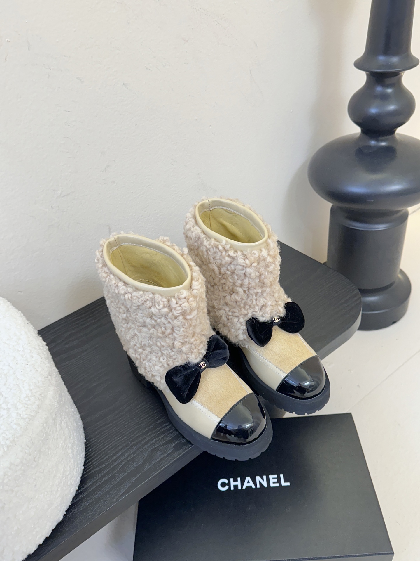 Chanel 25K秋冬新款毛茸茸靴子毛毛靴还是很适合秋冬的～鞋面羊毛 内里羊皮 原版大底Size:35