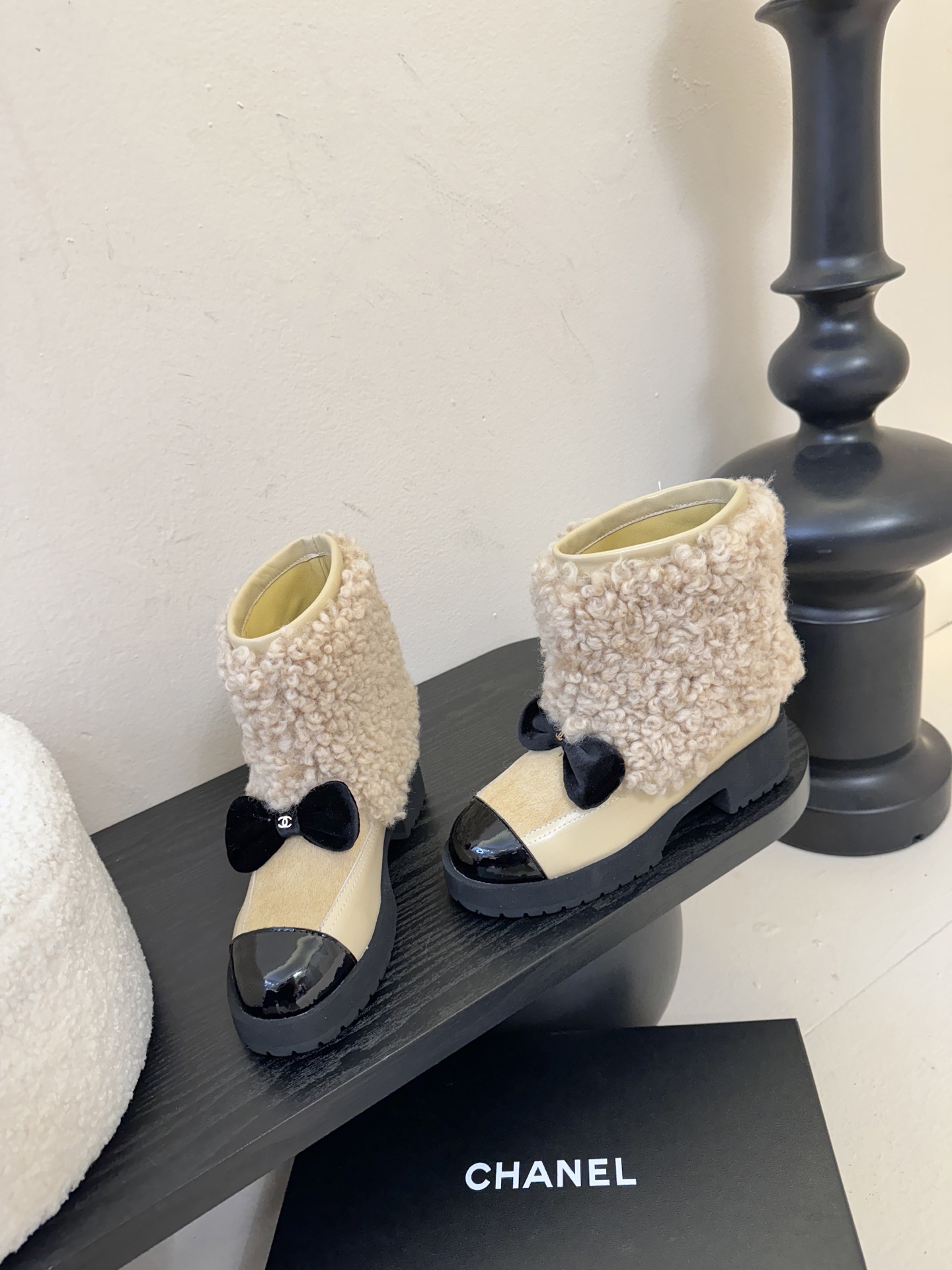 Chanel 25K秋冬新款毛茸茸靴子毛毛靴还是很适合秋冬的～鞋面羊毛 内里羊皮 原版大底Size:35
