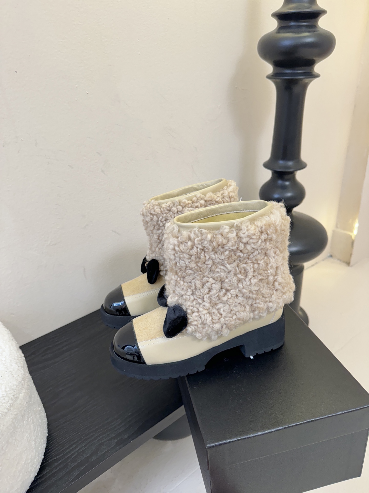 Chanel 25K秋冬新款毛茸茸靴子毛毛靴还是很适合秋冬的～鞋面羊毛 内里羊皮 原版大底Size:35