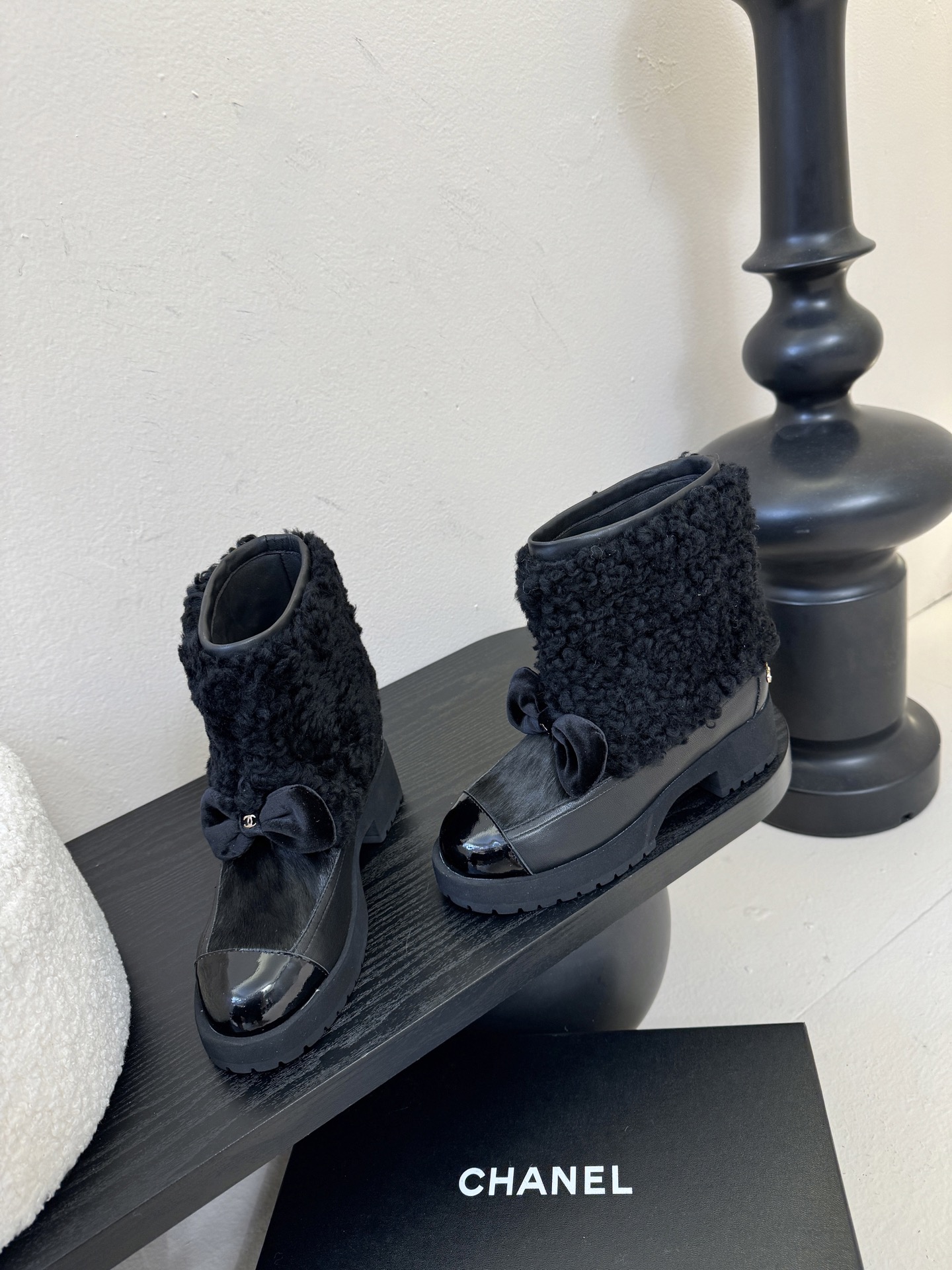 Chanel 25K秋冬新款毛茸茸靴子毛毛靴还是很适合秋冬的～鞋面羊毛 内里羊皮 原版大底Size:35