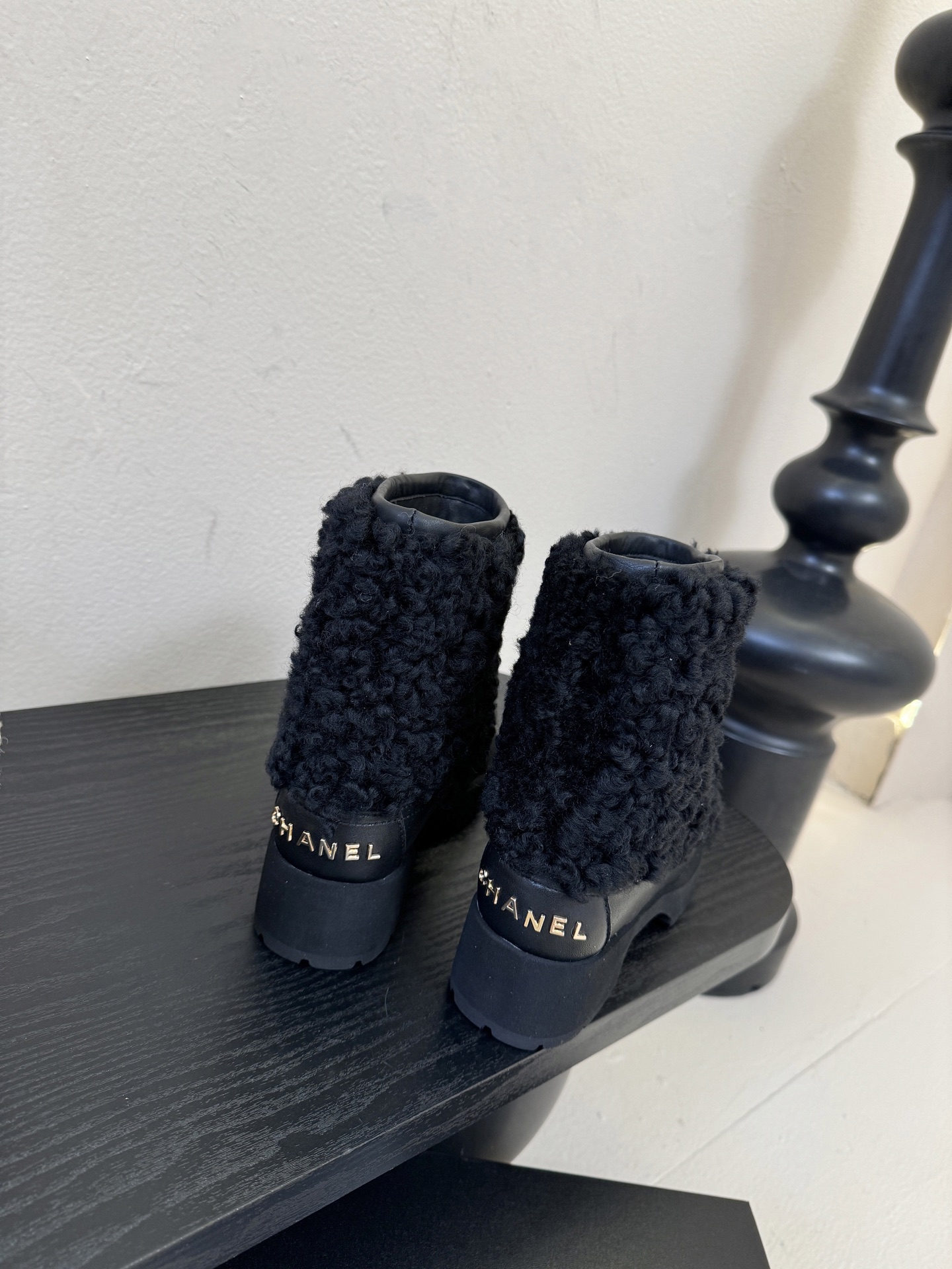 Chanel 25K秋冬新款毛茸茸靴子毛毛靴还是很适合秋冬的～鞋面羊毛 内里羊皮 原版大底Size:35
