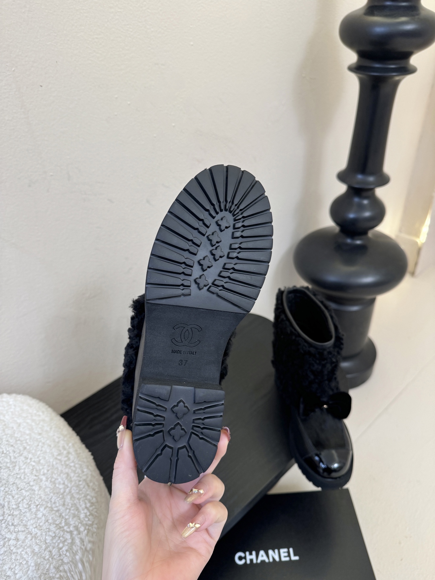 Chanel 25K秋冬新款毛茸茸靴子毛毛靴还是很适合秋冬的～鞋面羊毛 内里羊皮 原版大底Size:35