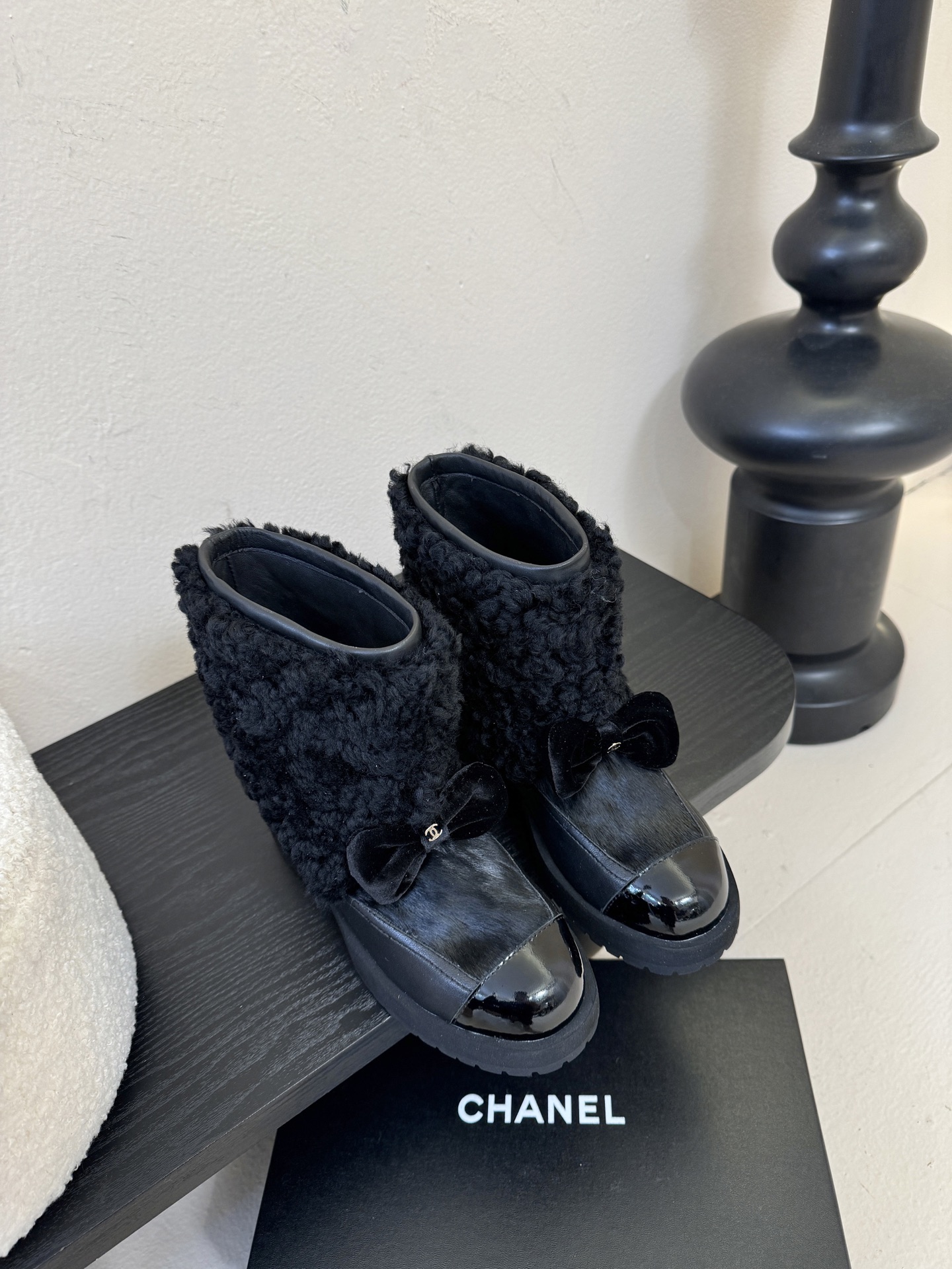 Chanel 25K秋冬新款毛茸茸靴子毛毛靴还是很适合秋冬的～鞋面羊毛 内里羊皮 原版大底Size:35