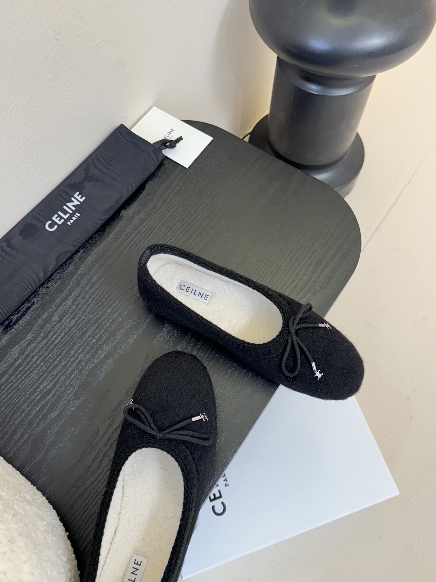 毛里 CELINE*赛琳F018 2025ss新款玛丽珍平底乐福鞋单鞋网红爆款来袭！各大网红抢先体验、C