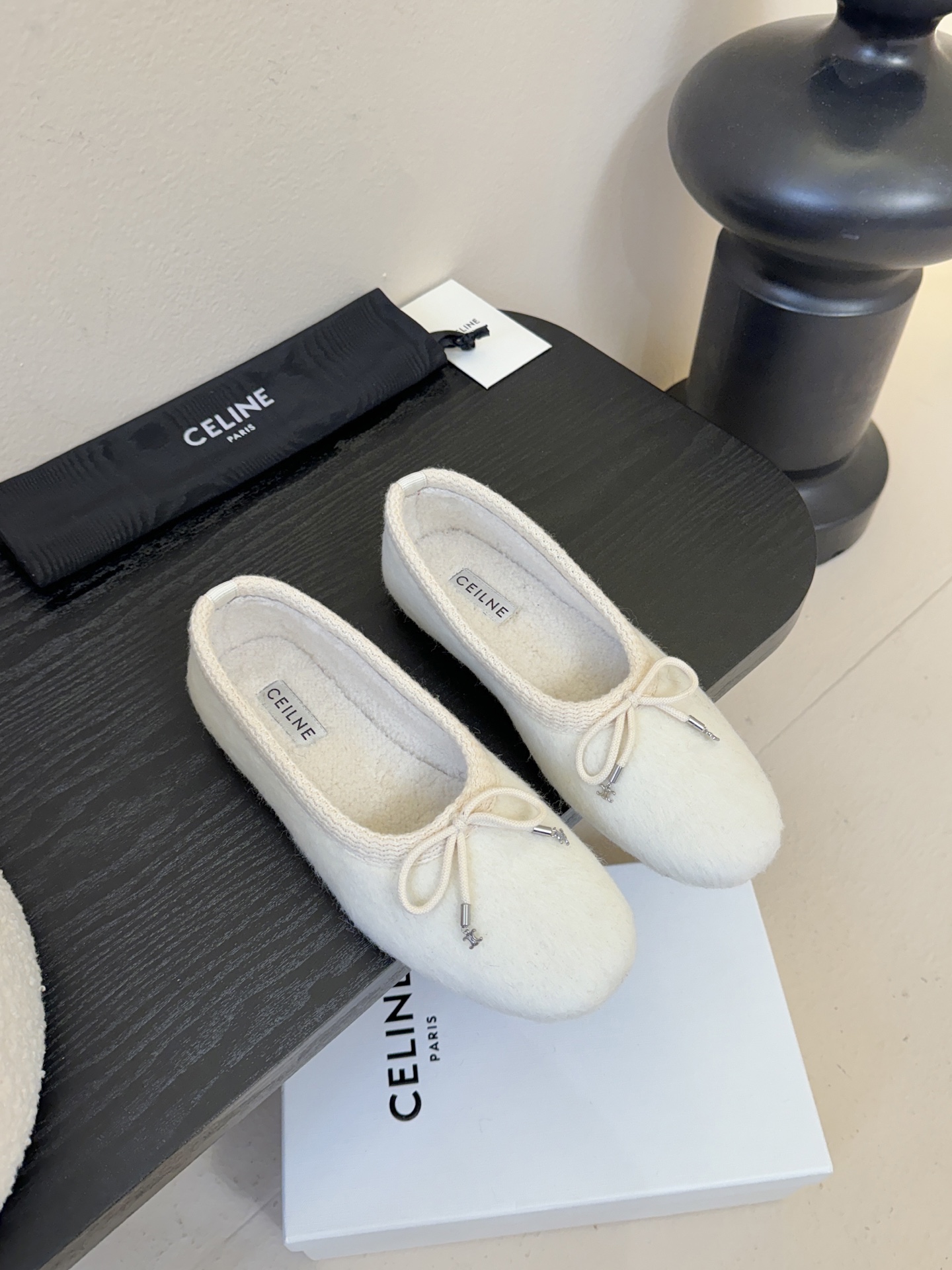 毛里 CELINE*赛琳F018 2025ss新款玛丽珍平底乐福鞋单鞋网红爆款来袭！各大网红抢先体验、C