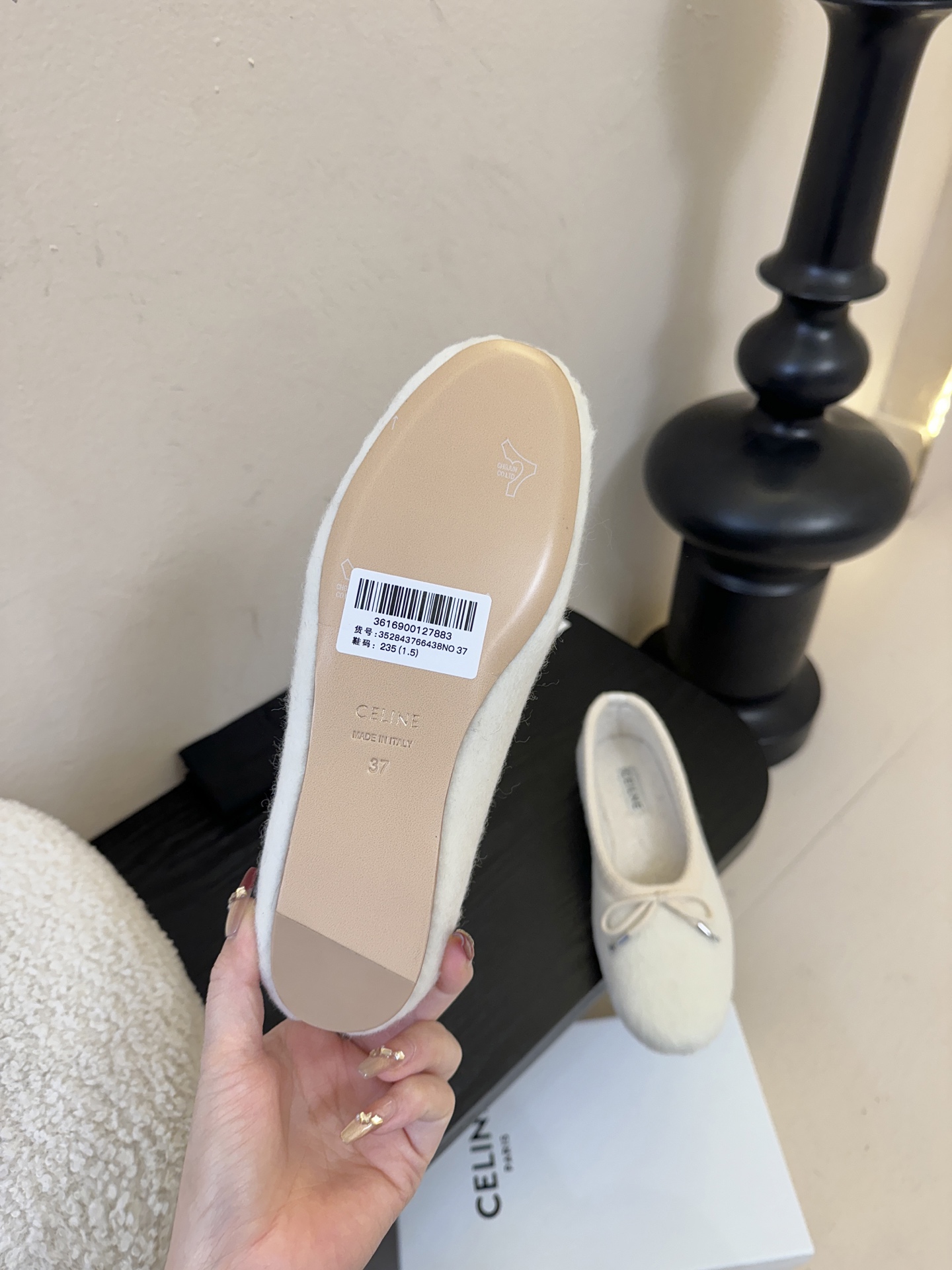 毛里 CELINE*赛琳F018 2025ss新款玛丽珍平底乐福鞋单鞋网红爆款来袭！各大网红抢先体验、C