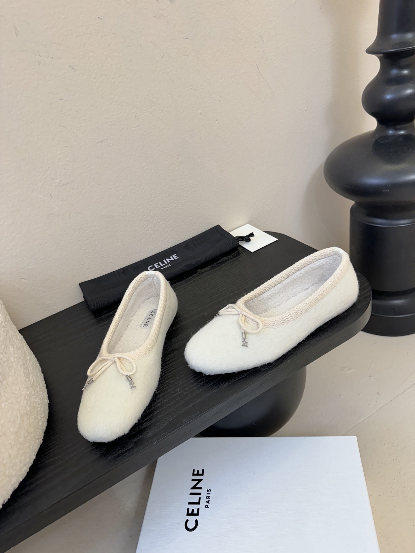 毛里 CELINE*赛琳F018 2025ss新款玛丽珍平底乐福鞋单鞋网红爆款来袭！各大网红抢先体验、C