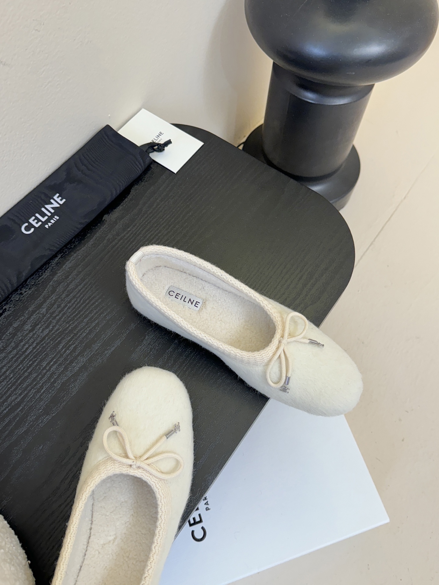 毛里 CELINE*赛琳F018 2025ss新款玛丽珍平底乐福鞋单鞋网红爆款来袭！各大网红抢先体验、C