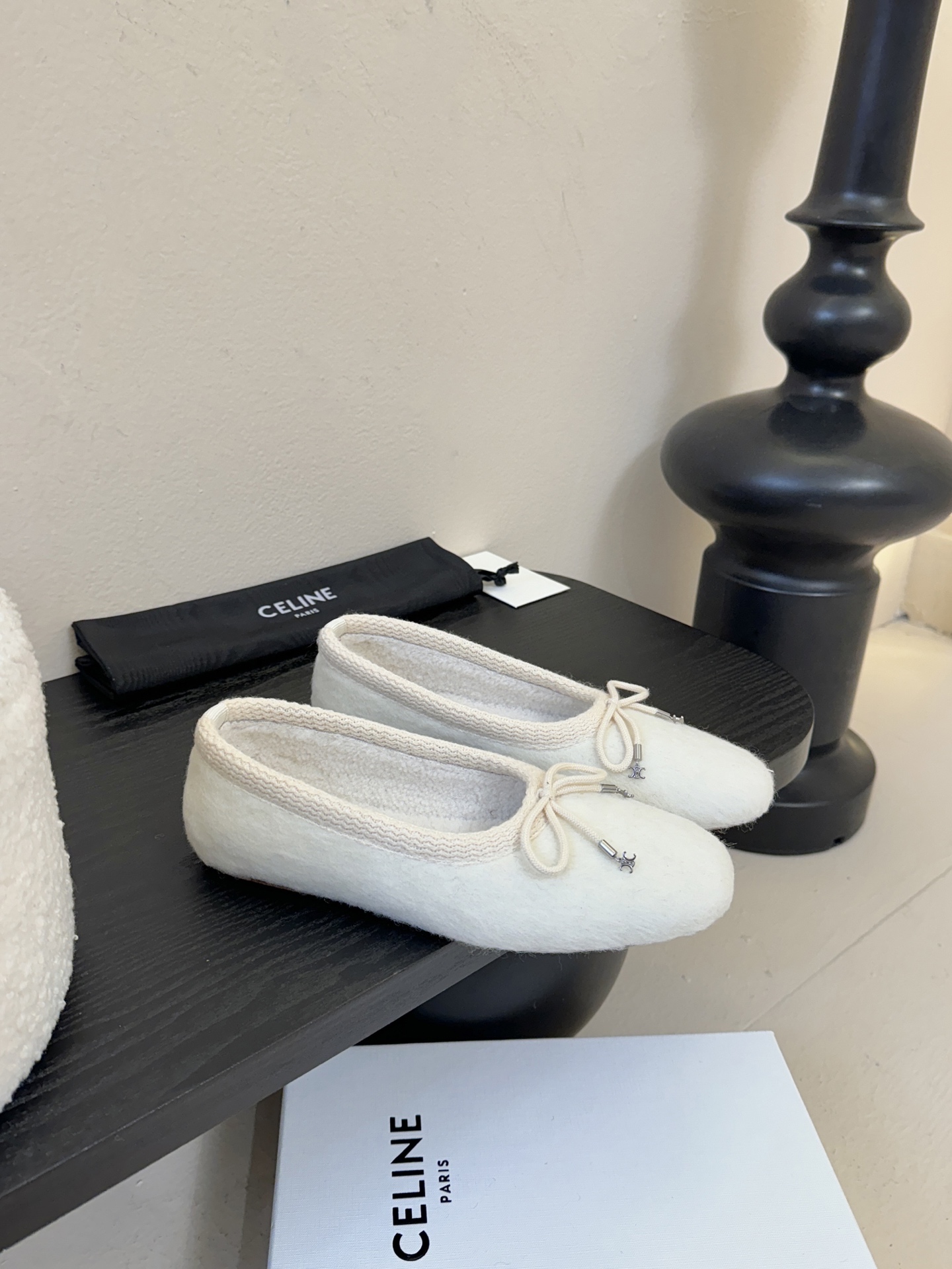 毛里 CELINE*赛琳F018 2025ss新款玛丽珍平底乐福鞋单鞋网红爆款来袭！各大网红抢先体验、C