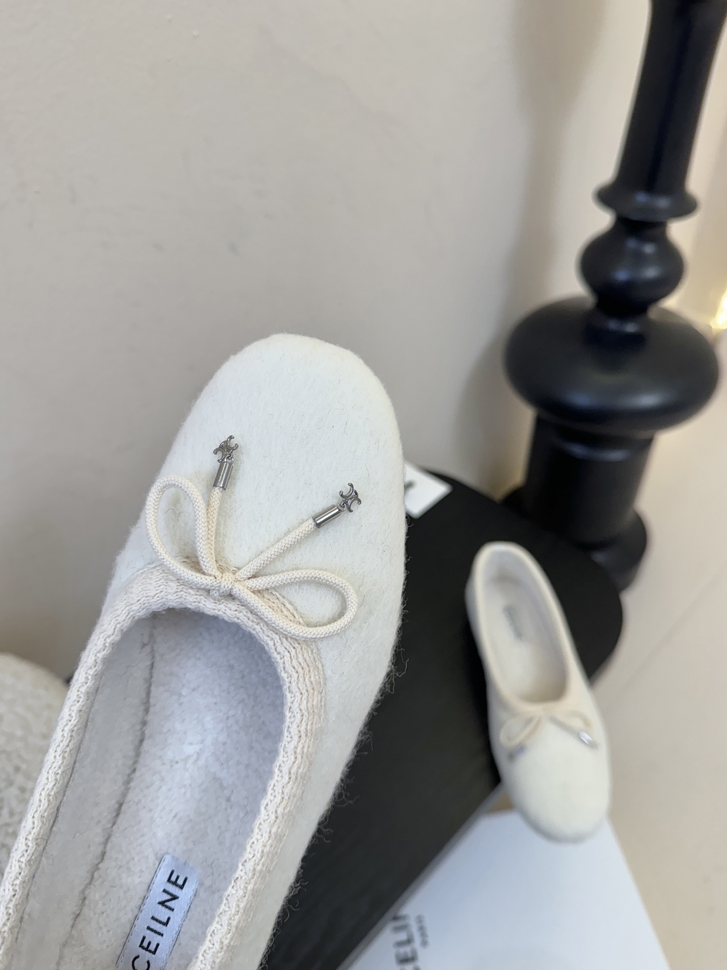 毛里 CELINE*赛琳F018 2025ss新款玛丽珍平底乐福鞋单鞋网红爆款来袭！各大网红抢先体验、C