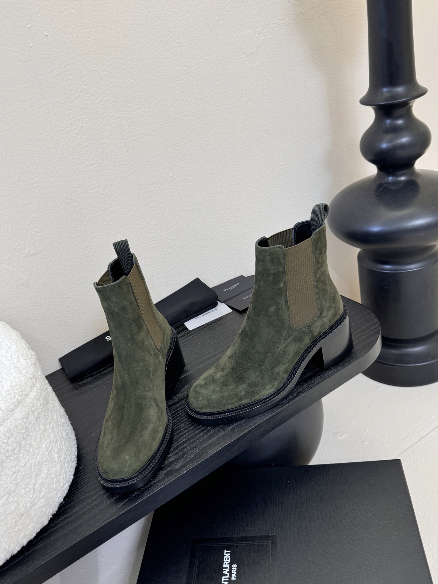 Saint Laurent圣罗兰秋冬最新款布洛克短靴 超多明星时尚博主种草 大小质感与原版完全一致✔️鞋