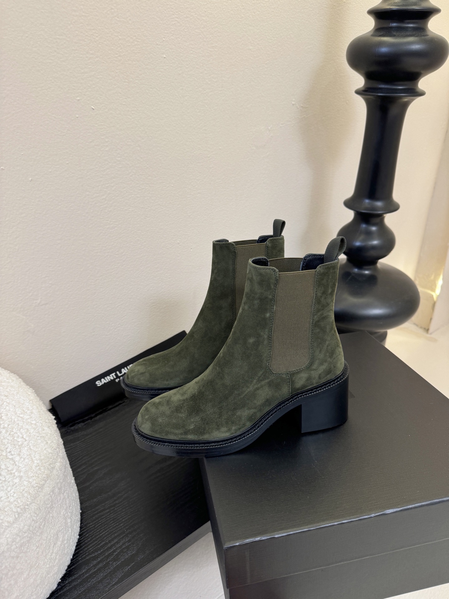 Saint Laurent圣罗兰秋冬最新款布洛克短靴 超多明星时尚博主种草 大小质感与原版完全一致✔️鞋