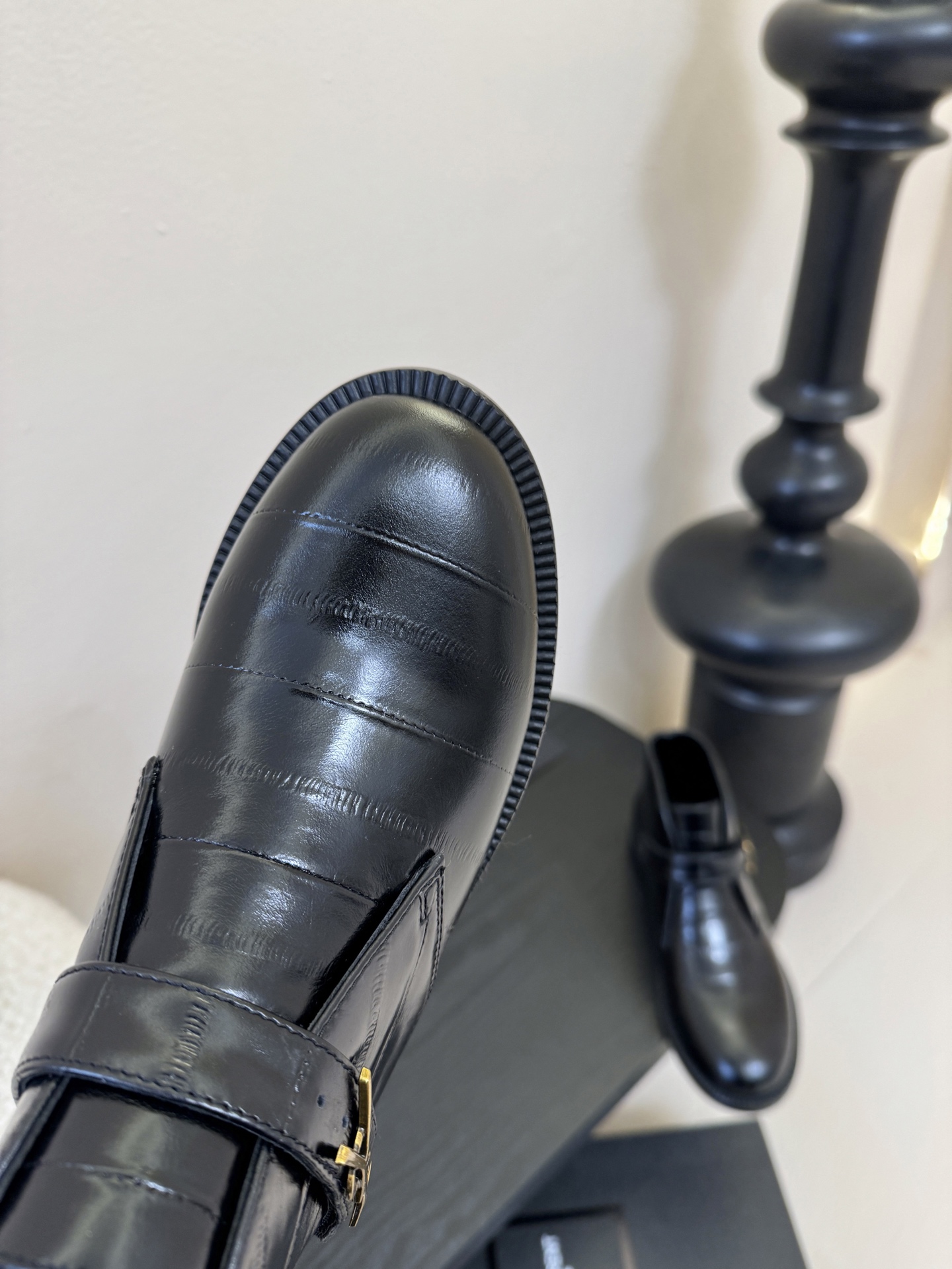 Saint Laurent圣罗兰秋冬最新款短靴 超级超级无敌火爆的一个款这款我们家每个版面的五金扣都要开