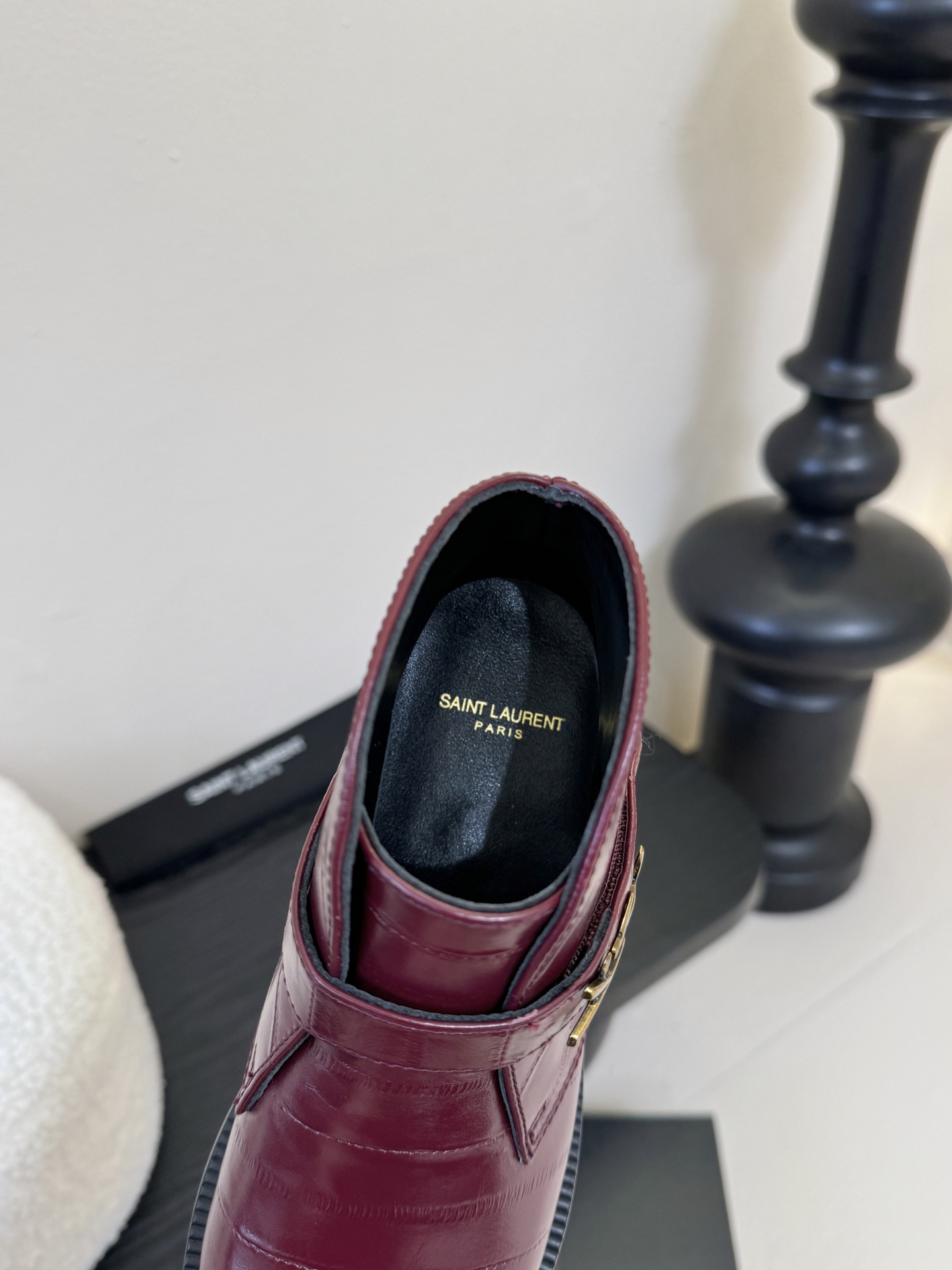 Saint Laurent圣罗兰秋冬最新款短靴 超级超级无敌火爆的一个款这款我们家每个版面的五金扣都要开