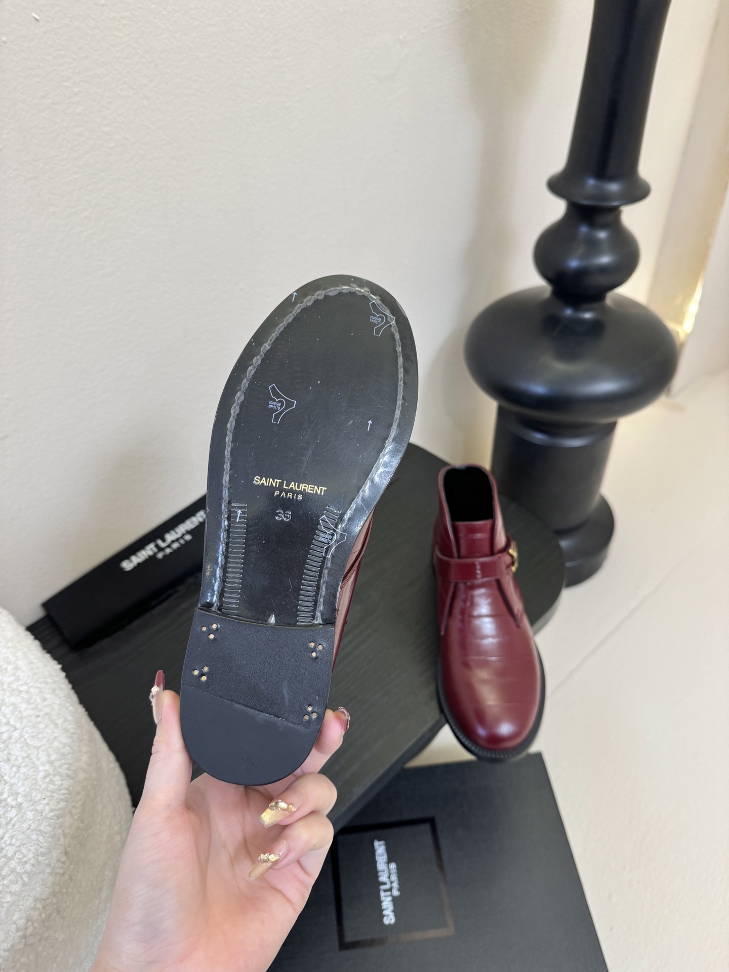 Saint Laurent圣罗兰秋冬最新款短靴 超级超级无敌火爆的一个款这款我们家每个版面的五金扣都要开