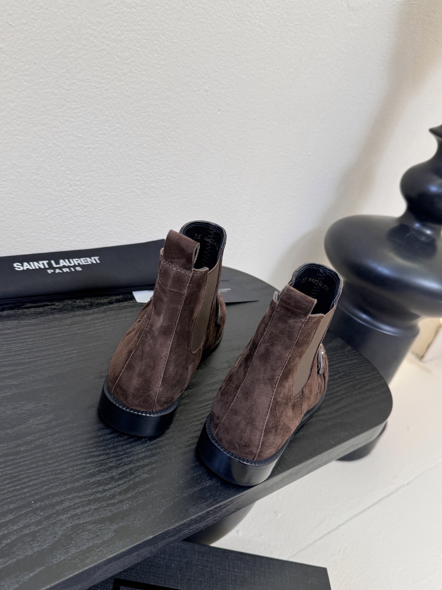 Saint Laurent圣罗兰秋冬最新款短靴 超级超级无敌火爆的一个款这款我们家每个版面的五金扣都要开