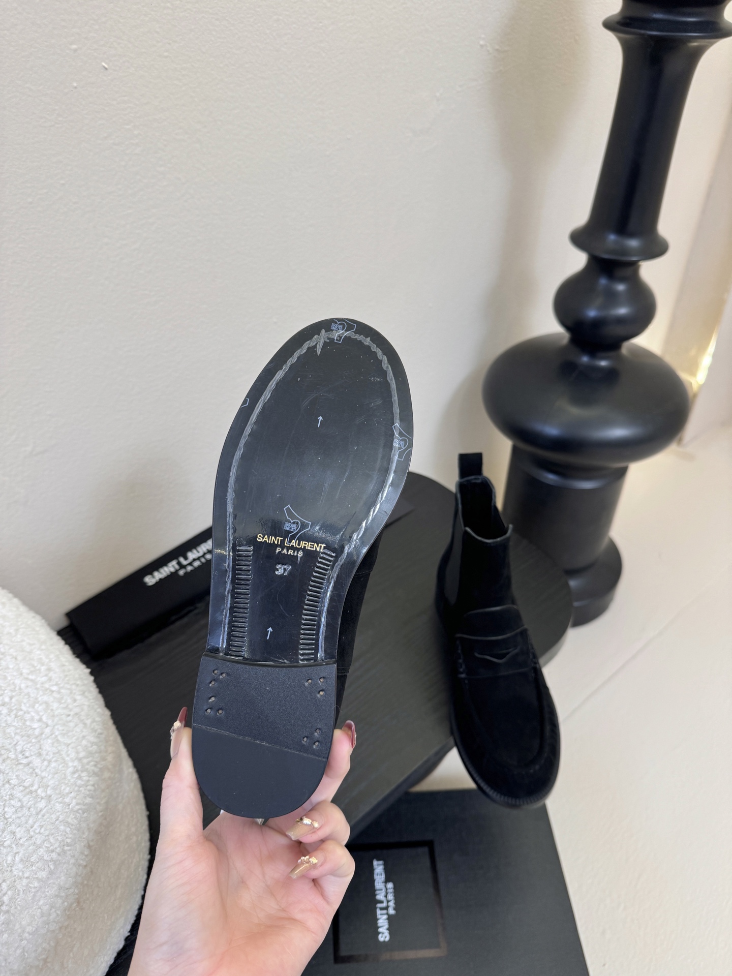 Saint Laurent圣罗兰秋冬最新款短靴 超级超级无敌火爆的一个款这款我们家每个版面的五金扣都要开