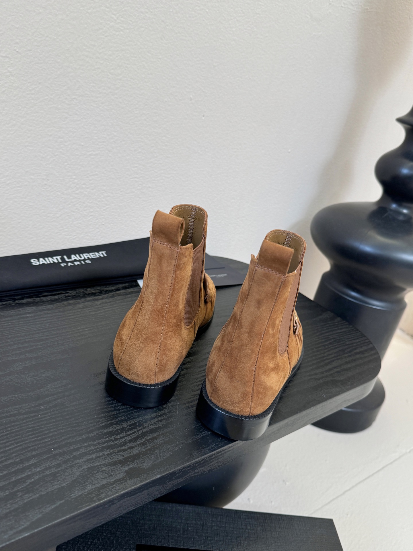 Saint Laurent圣罗兰秋冬最新款短靴 超级超级无敌火爆的一个款这款我们家每个版面的五金扣都要开