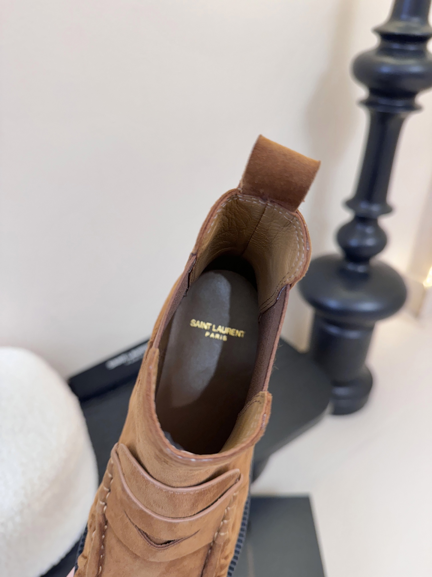 Saint Laurent圣罗兰秋冬最新款短靴 超级超级无敌火爆的一个款这款我们家每个版面的五金扣都要开