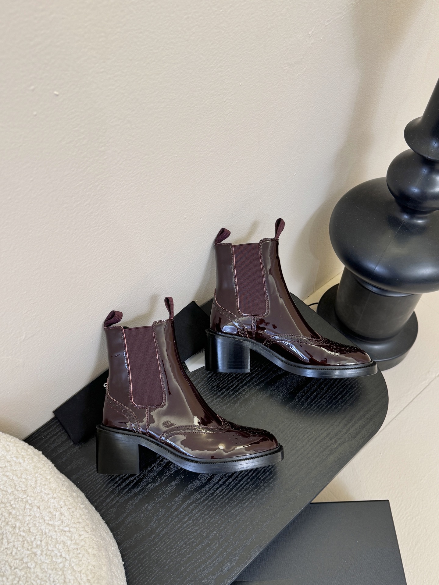 Saint Laurent圣罗兰秋冬最新款布洛克短靴 超多明星时尚博主种草 大小质感与原版完全一致✔️鞋