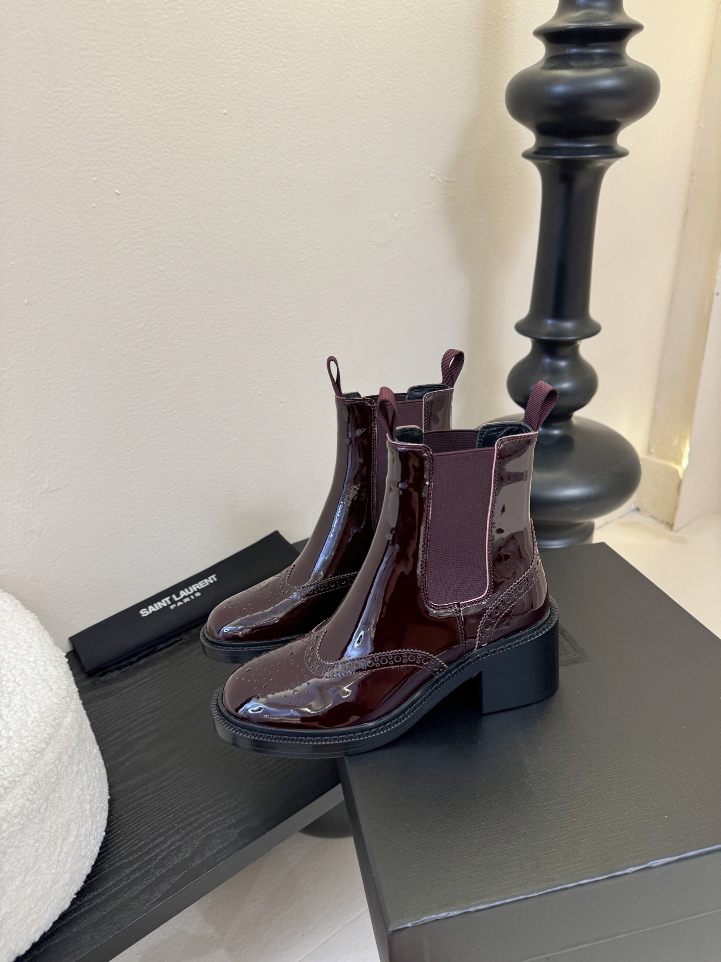 Saint Laurent圣罗兰秋冬最新款布洛克短靴 超多明星时尚博主种草 大小质感与原版完全一致✔️鞋