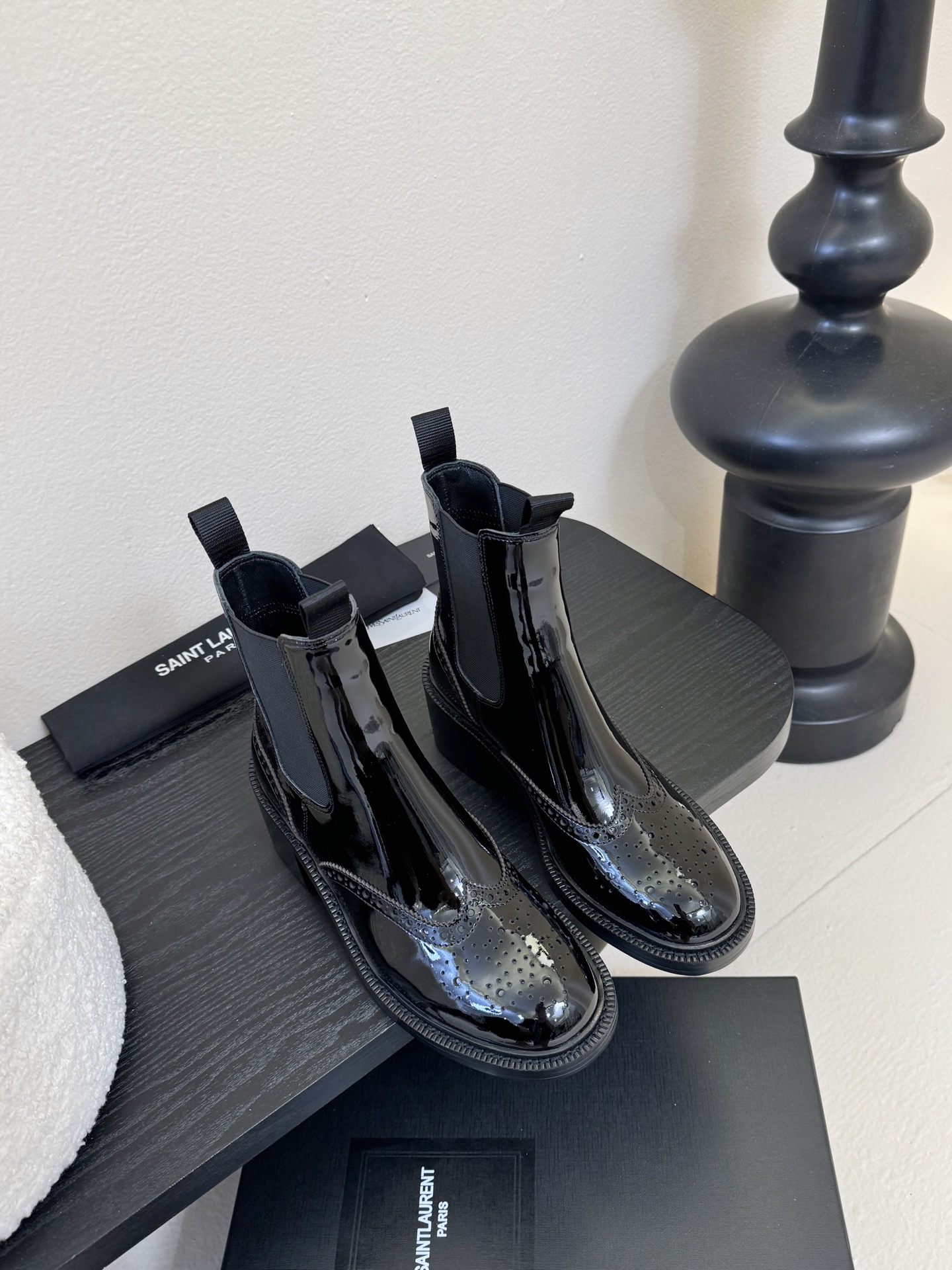 Saint Laurent圣罗兰秋冬最新款布洛克短靴 超多明星时尚博主种草 大小质感与原版完全一致✔️鞋