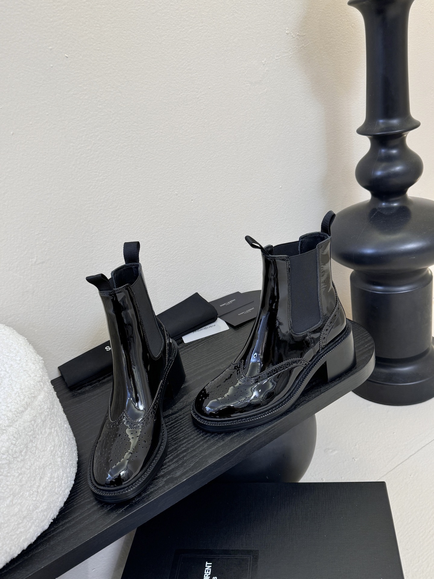 Saint Laurent圣罗兰秋冬最新款布洛克短靴 超多明星时尚博主种草 大小质感与原版完全一致✔️鞋