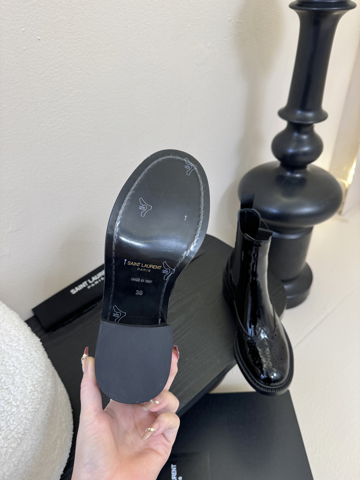 Saint Laurent圣罗兰秋冬最新款布洛克短靴 超多明星时尚博主种草 大小质感与原版完全一致✔️鞋