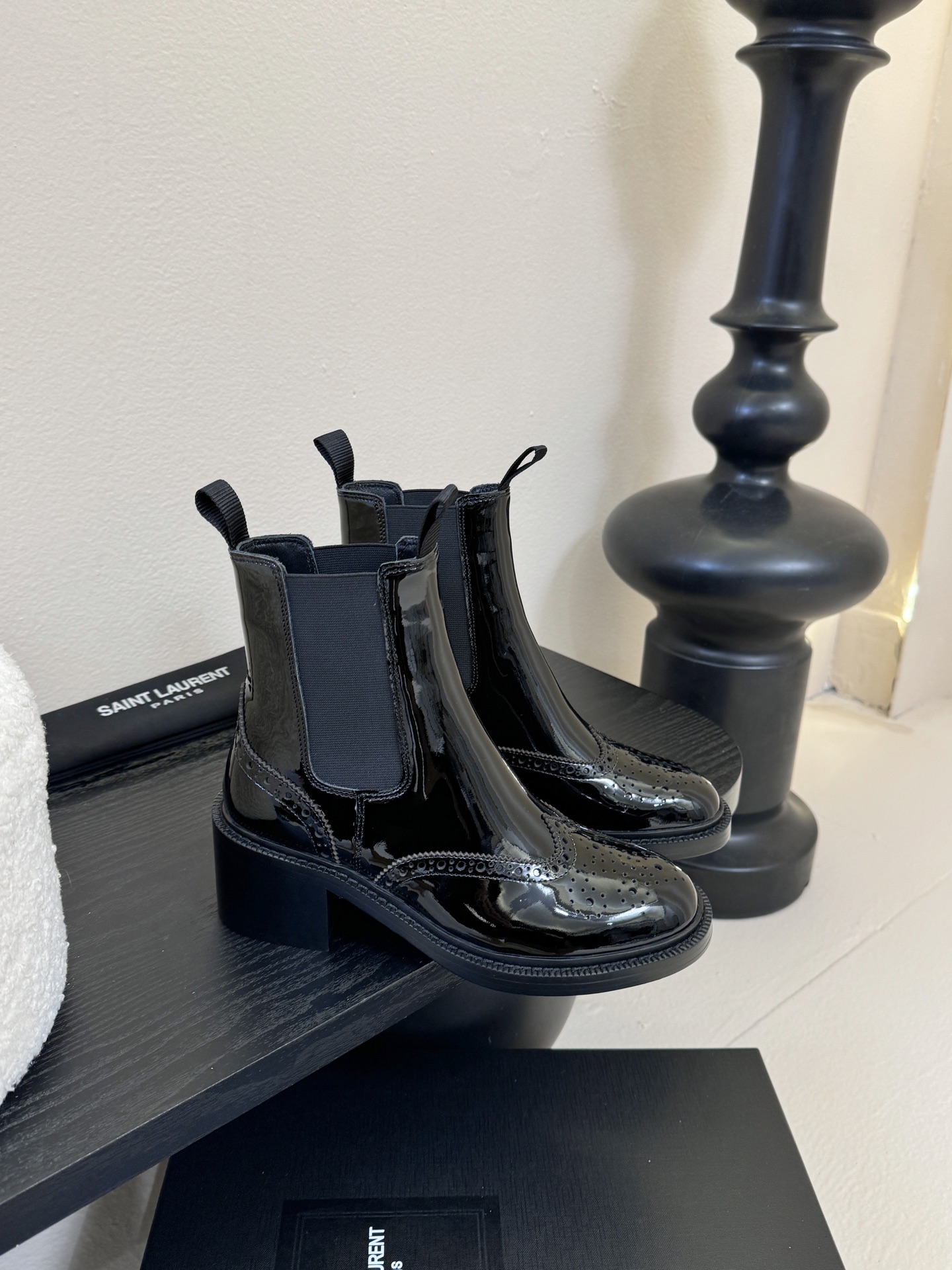 Saint Laurent圣罗兰秋冬最新款布洛克短靴 超多明星时尚博主种草 大小质感与原版完全一致✔️鞋