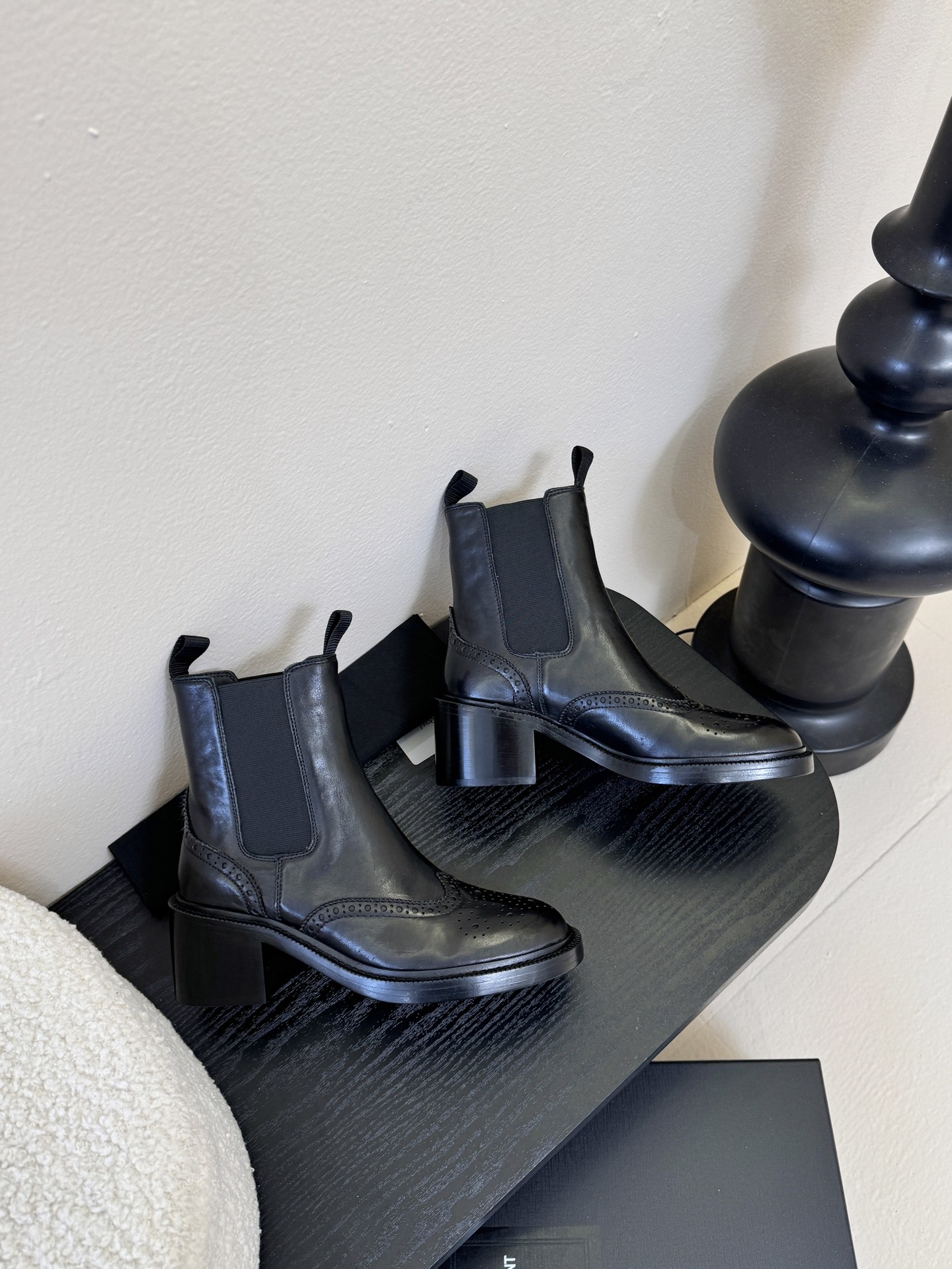 Saint Laurent圣罗兰秋冬最新款布洛克短靴 超多明星时尚博主种草 大小质感与原版完全一致✔️鞋