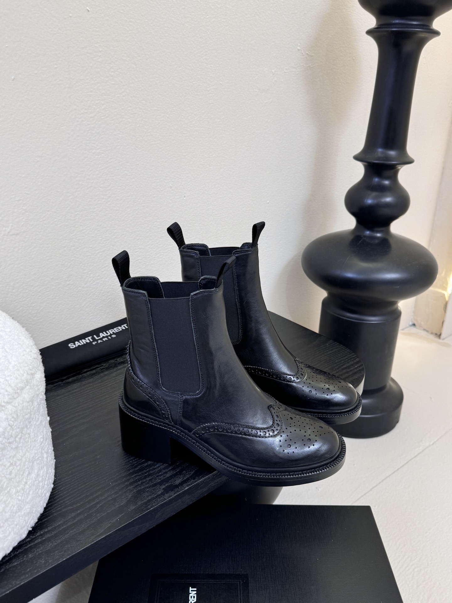 Saint Laurent圣罗兰秋冬最新款布洛克短靴 超多明星时尚博主种草 大小质感与原版完全一致✔️鞋