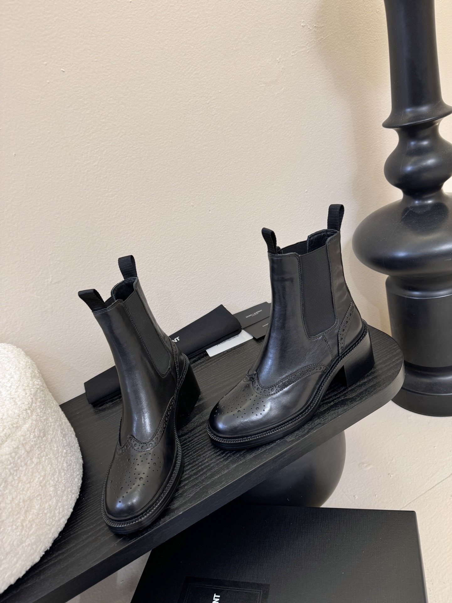 Saint Laurent圣罗兰秋冬最新款布洛克短靴 超多明星时尚博主种草 大小质感与原版完全一致✔️鞋