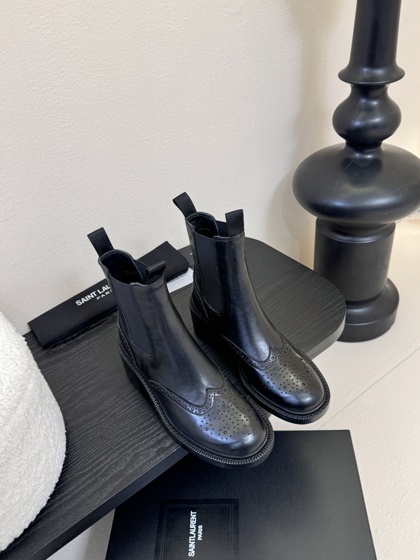 Saint Laurent圣罗兰秋冬最新款布洛克短靴 超多明星时尚博主种草 大小质感与原版完全一致✔️鞋