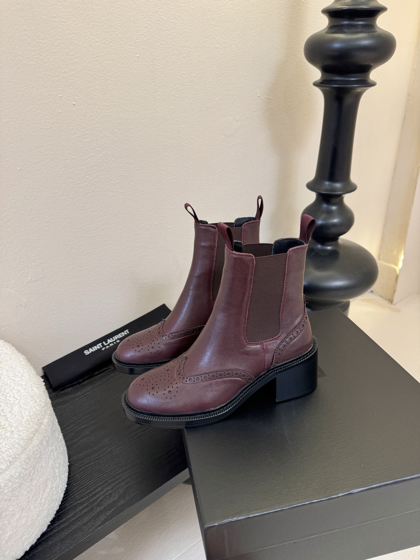 Saint Laurent圣罗兰秋冬最新款布洛克短靴 超多明星时尚博主种草 大小质感与原版完全一致✔️鞋