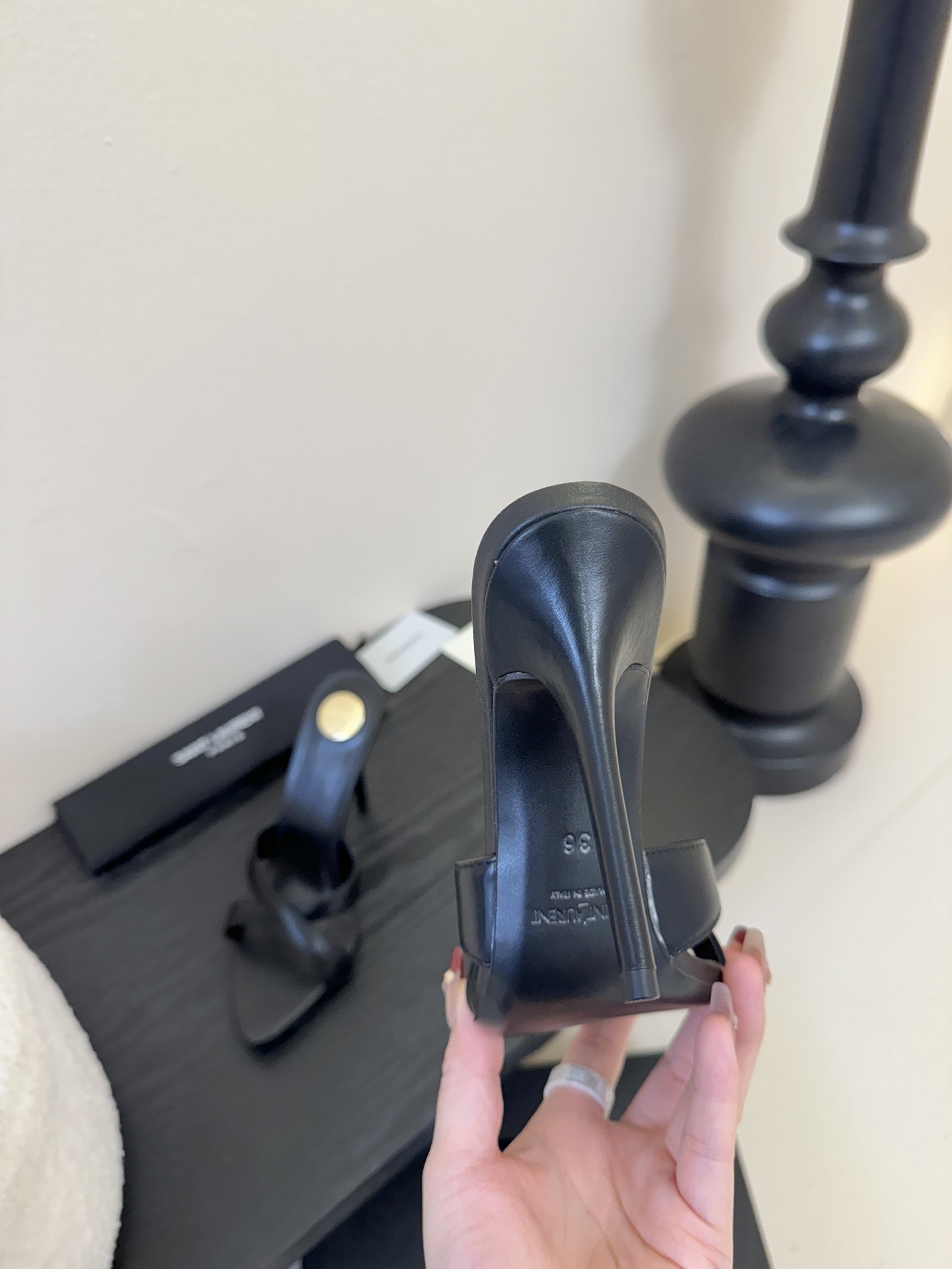 圣罗兰Saint Lauren* ss新YSL Logo高跟鞋拖Ysl走秀款高跟鞋 各种小裙子搭配起来 