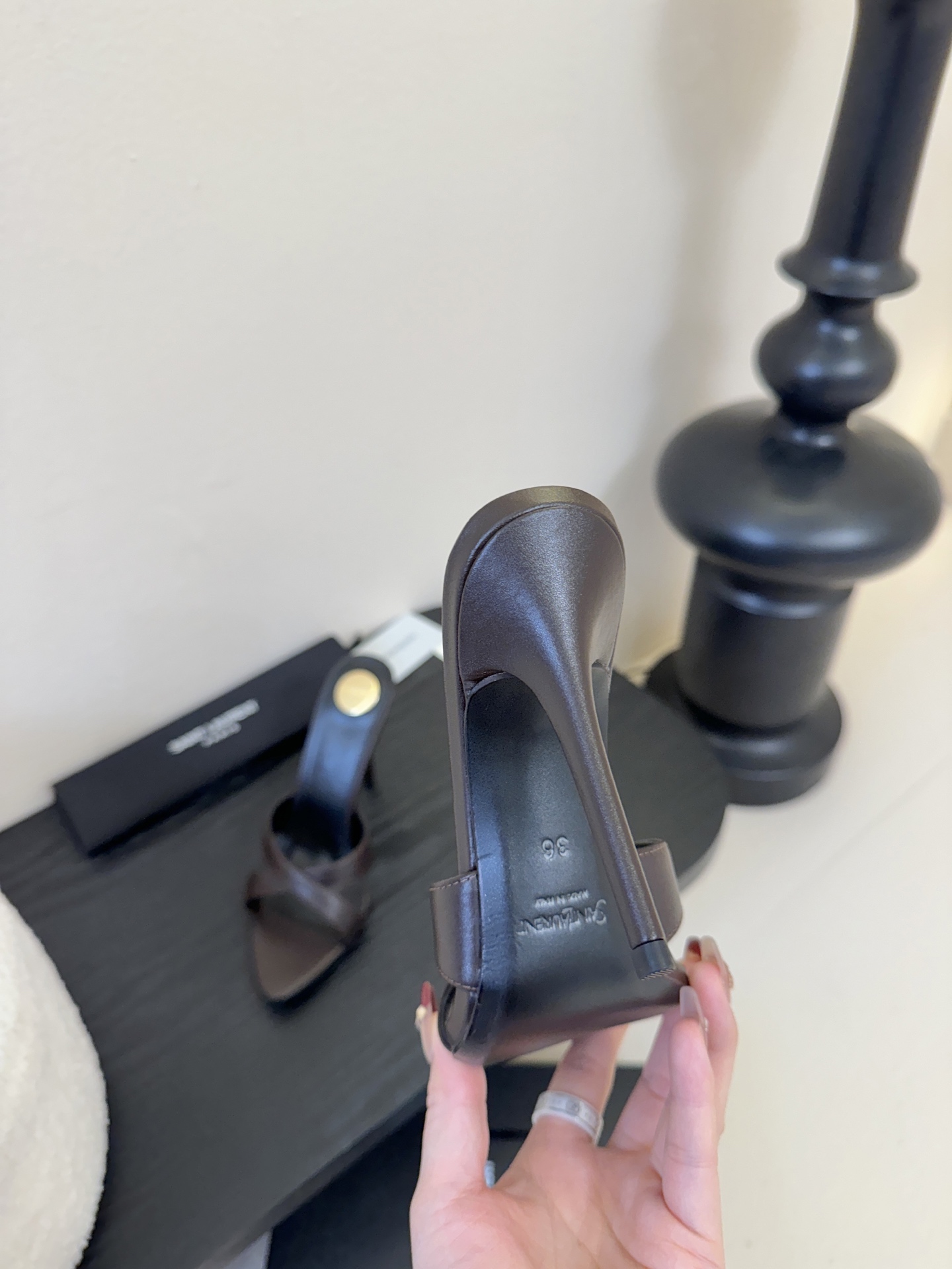 圣罗兰Saint Lauren* ss新YSL Logo高跟鞋拖Ysl走秀款高跟鞋 各种小裙子搭配起来 