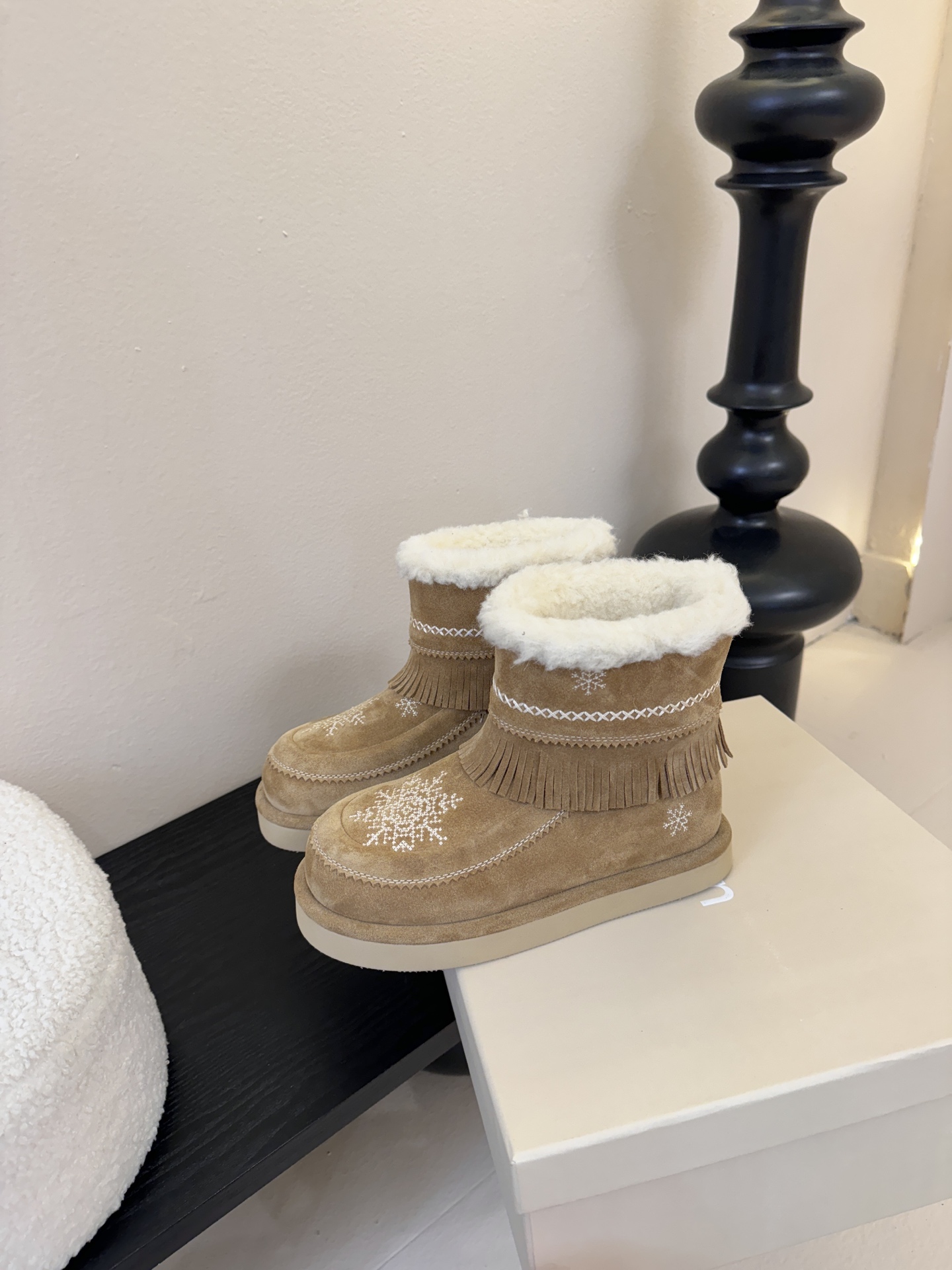 代购品质 一比一复刻，细节零差距unfolio超可爱LUMI雪地靴，打造精巧松弛，恰到好处的时尚，灵感源