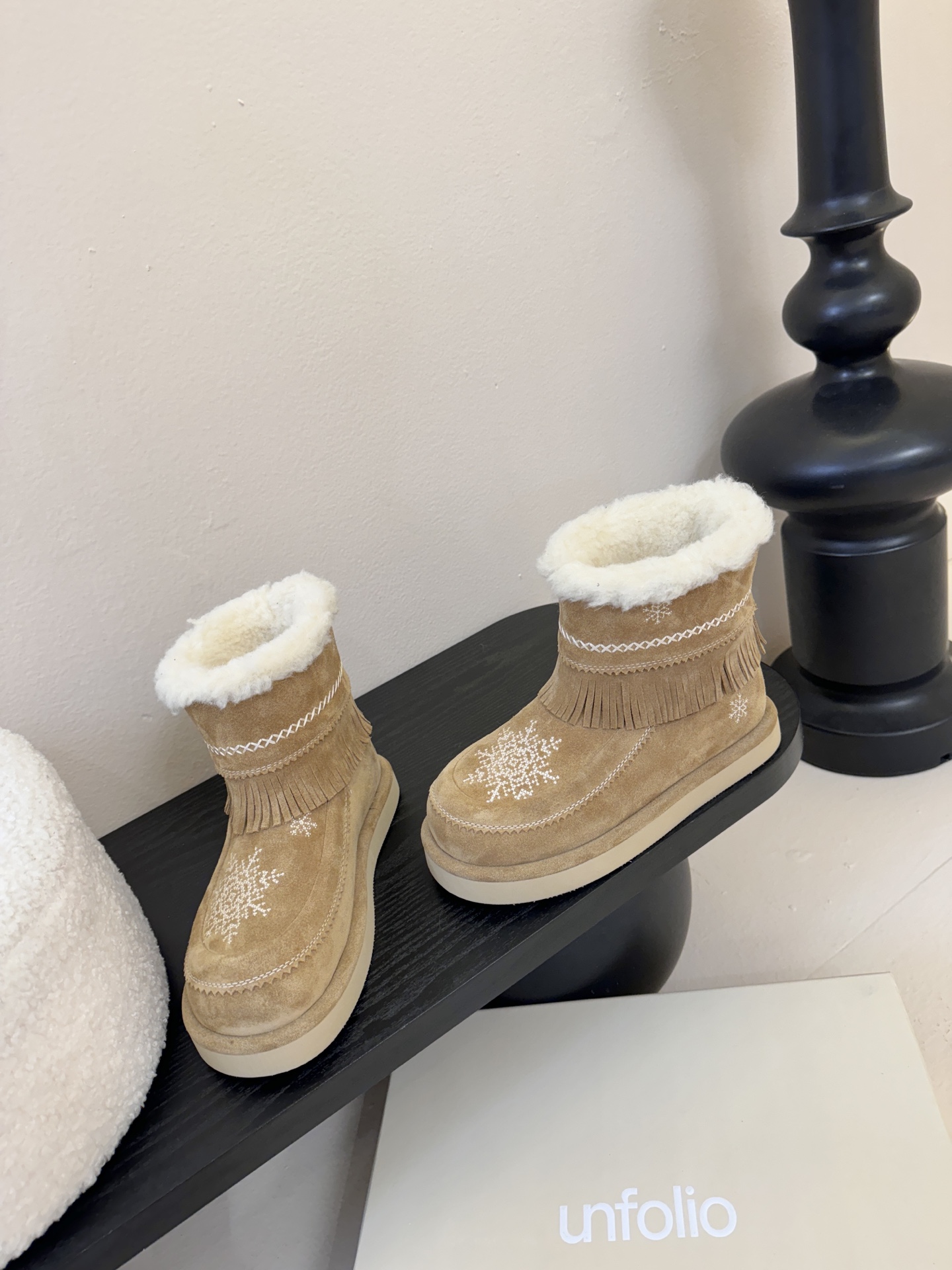 代购品质 一比一复刻，细节零差距unfolio超可爱LUMI雪地靴，打造精巧松弛，恰到好处的时尚，灵感源
