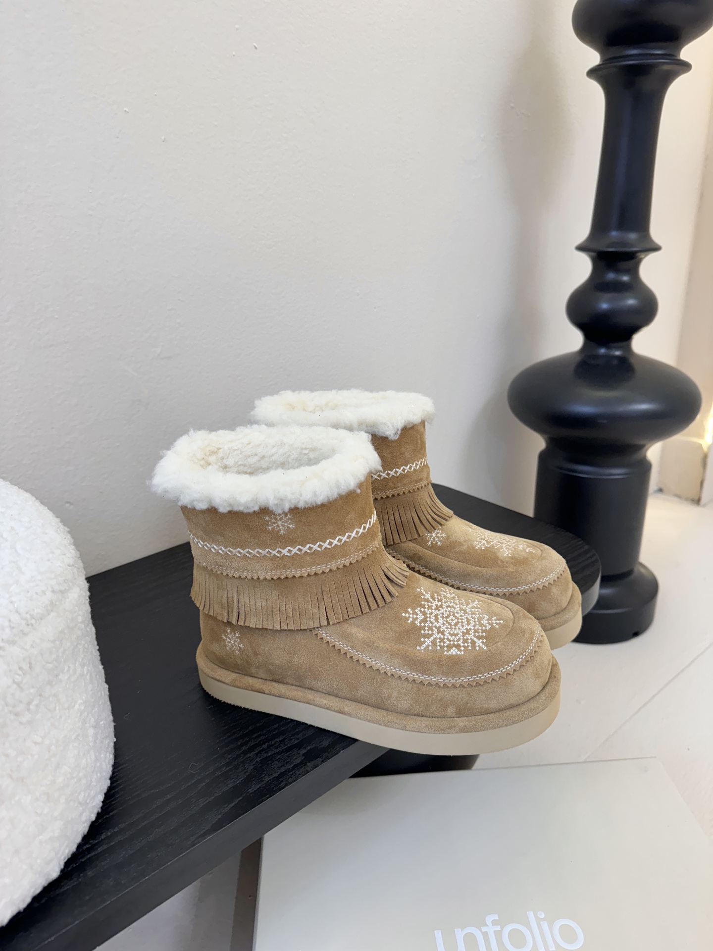 代购品质 一比一复刻，细节零差距unfolio超可爱LUMI雪地靴，打造精巧松弛，恰到好处的时尚，灵感源