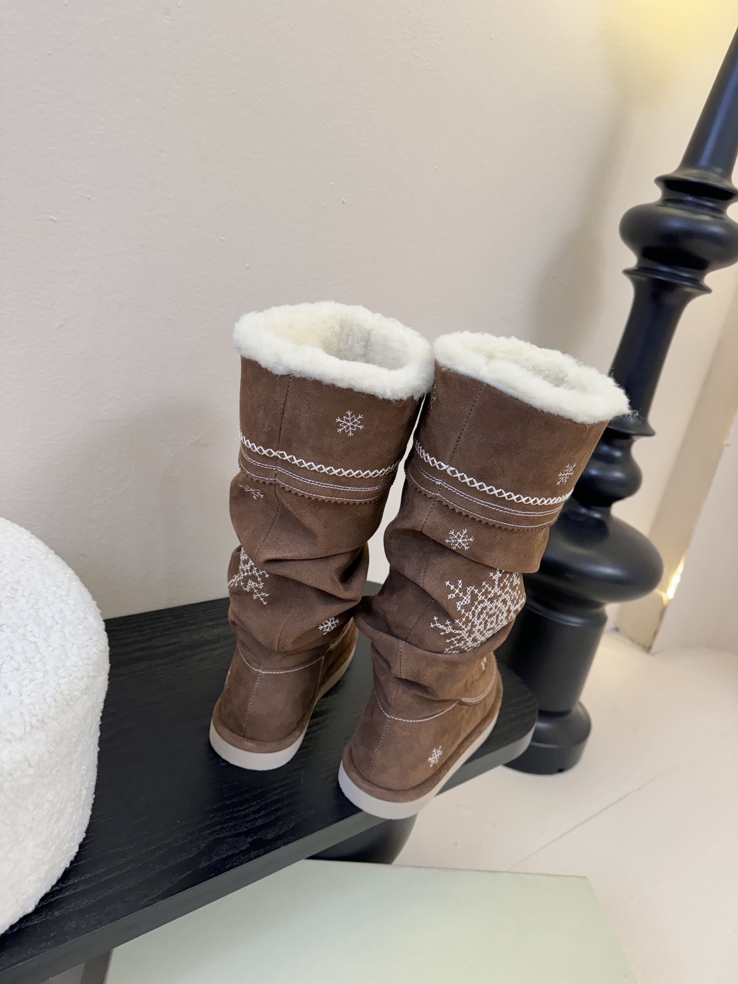 代购品质 一比一复刻，细节零差距unfolio超可爱LUMI雪地靴，打造精巧松弛，恰到好处的时尚，灵感源