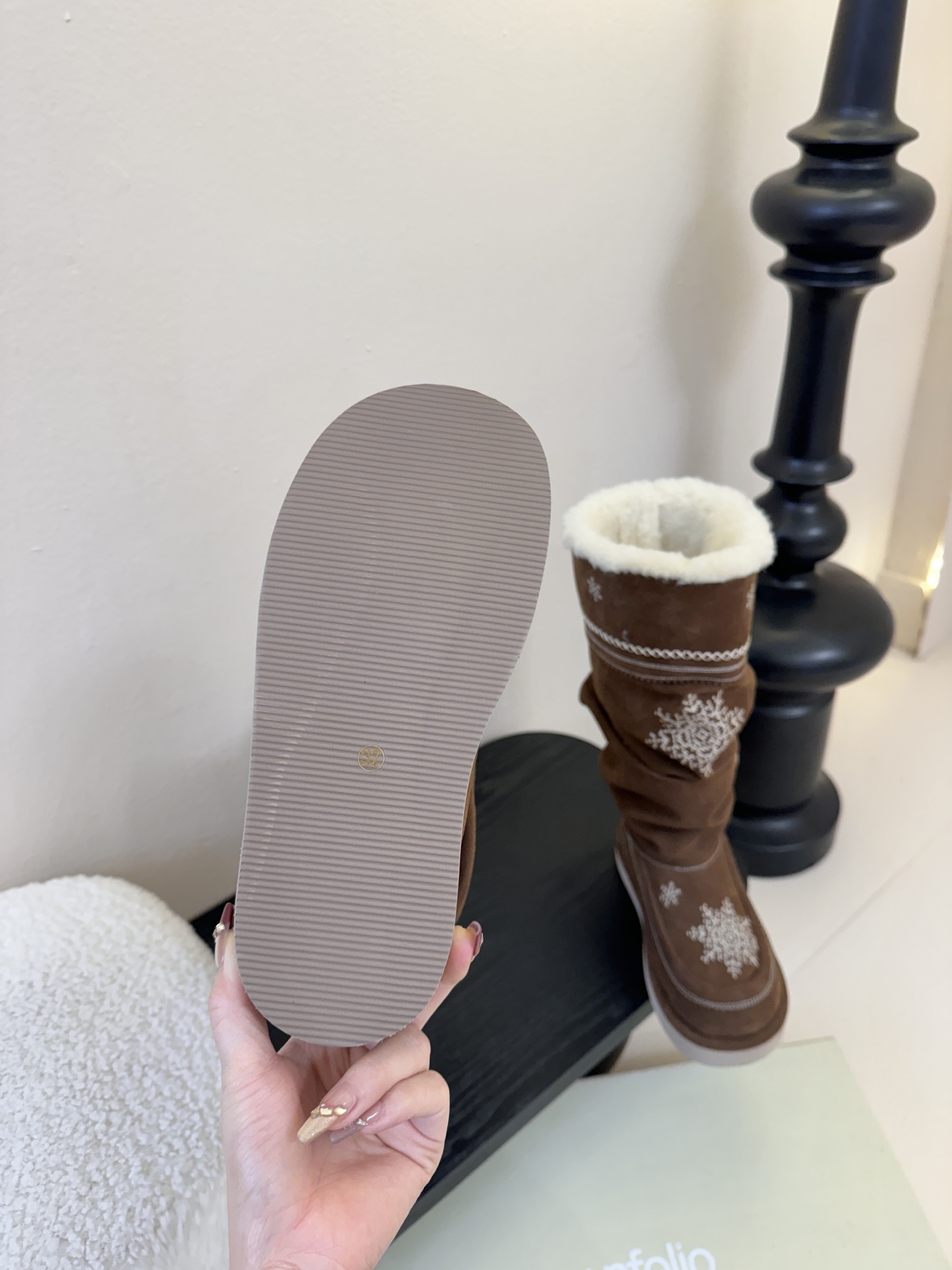 代购品质 一比一复刻，细节零差距unfolio超可爱LUMI雪地靴，打造精巧松弛，恰到好处的时尚，灵感源