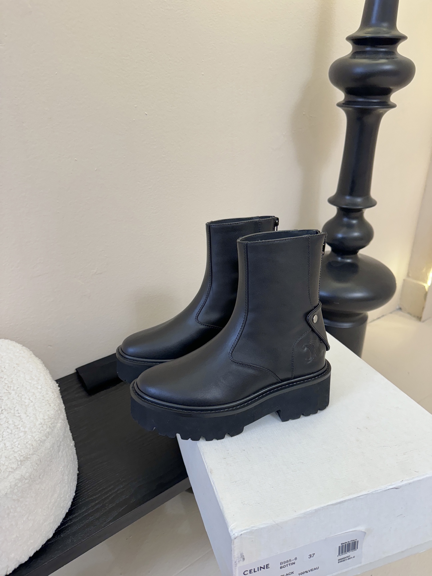 CELINE塞琳 25秋冬新款杨幂同款 短靴 凯旋门英伦风短靴 简约大气时髦 耐看不过时 是时尚圈永不退