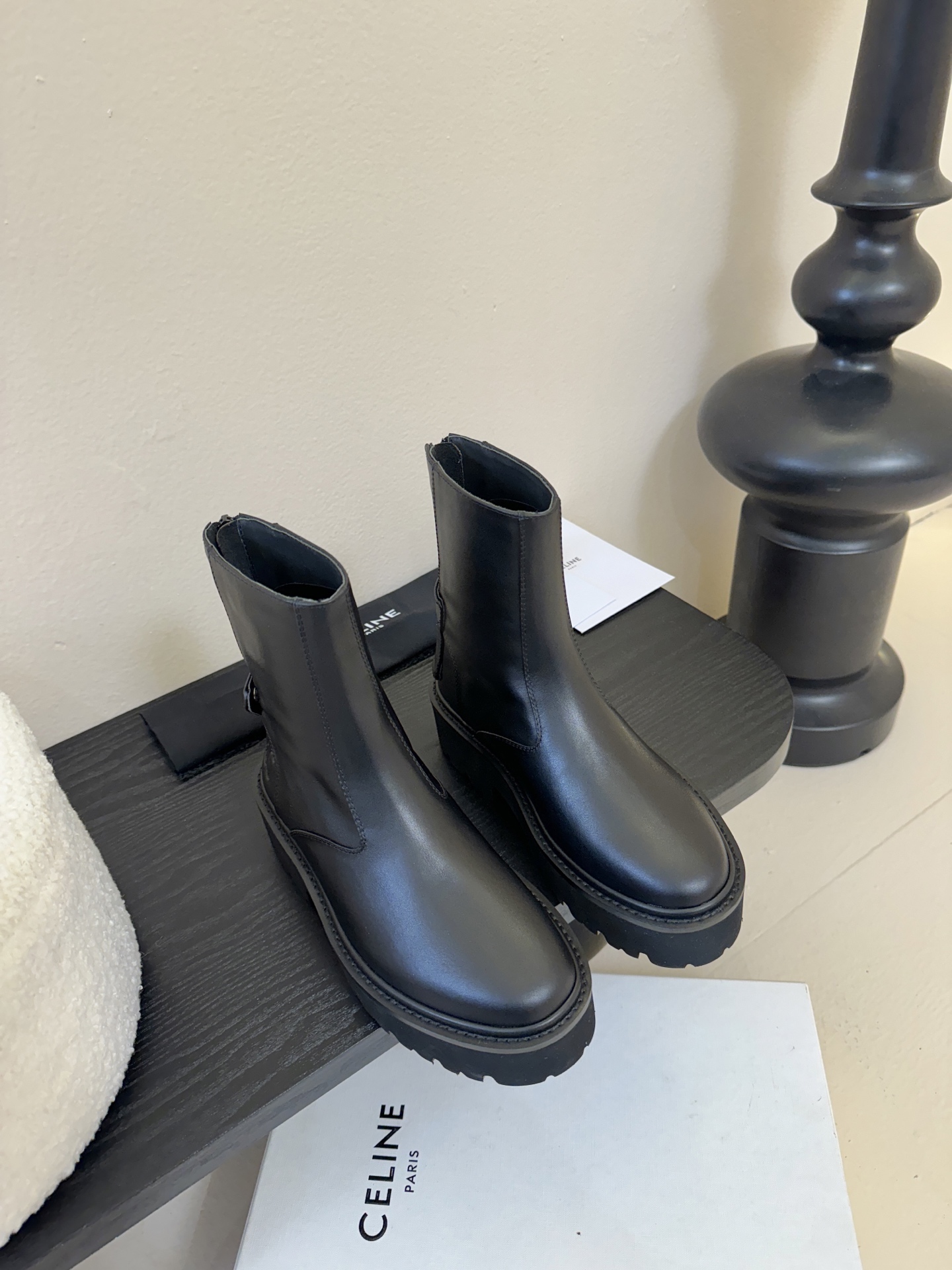 CELINE塞琳 25秋冬新款杨幂同款 短靴 凯旋门英伦风短靴 简约大气时髦 耐看不过时 是时尚圈永不退