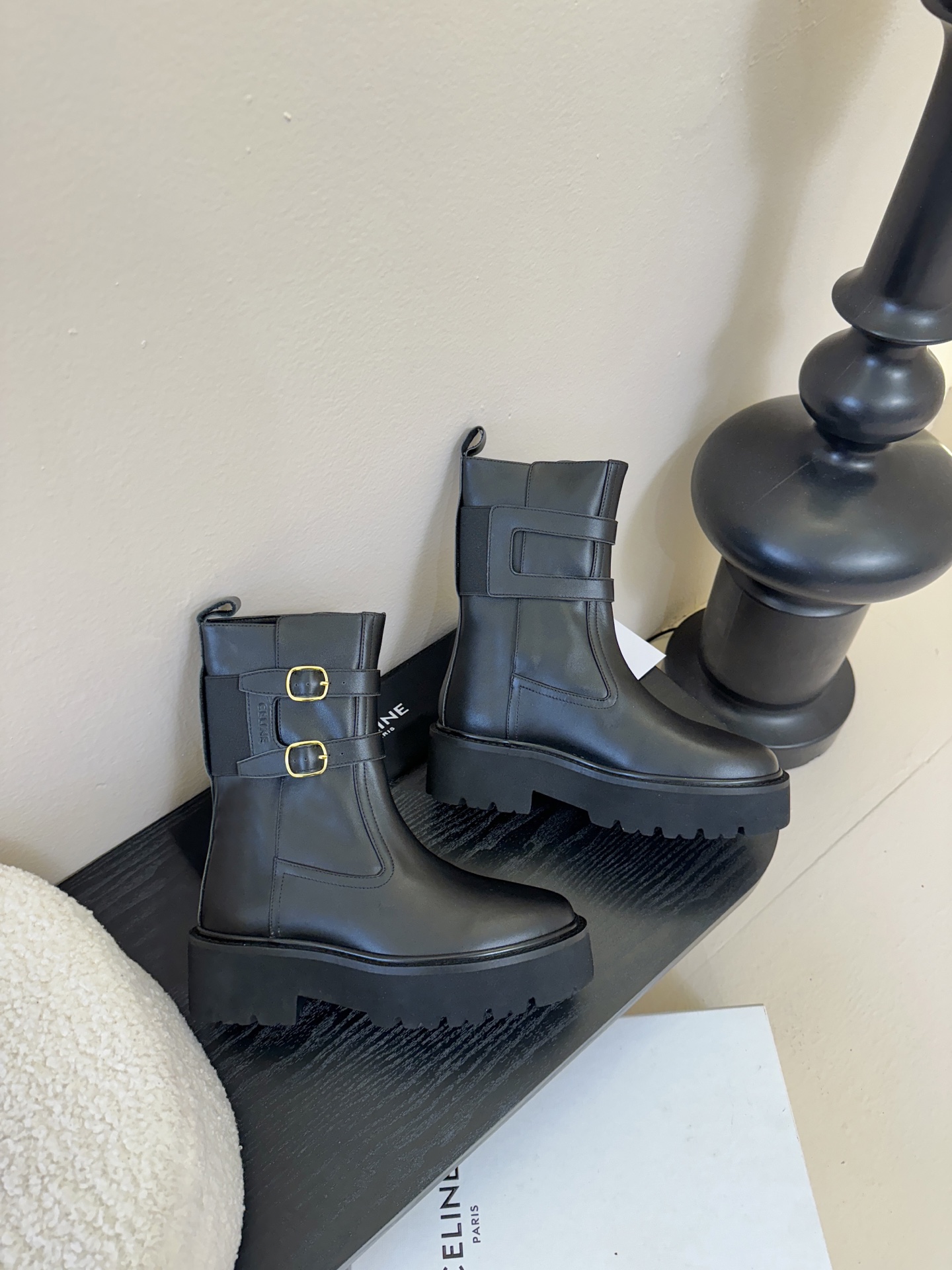 CELINE塞琳 25秋冬新款杨幂同款 短靴 凯旋门英伦风短靴 简约大气时髦 耐看不过时 是时尚圈永不退