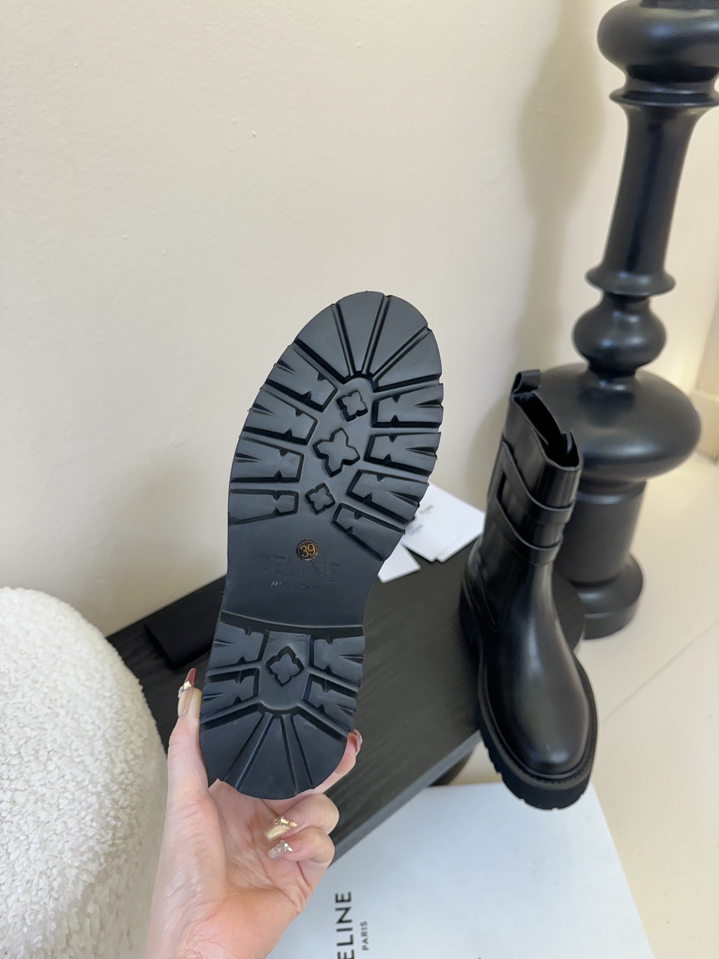 CELINE塞琳 25秋冬新款杨幂同款 短靴 凯旋门英伦风短靴 简约大气时髦 耐看不过时 是时尚圈永不退