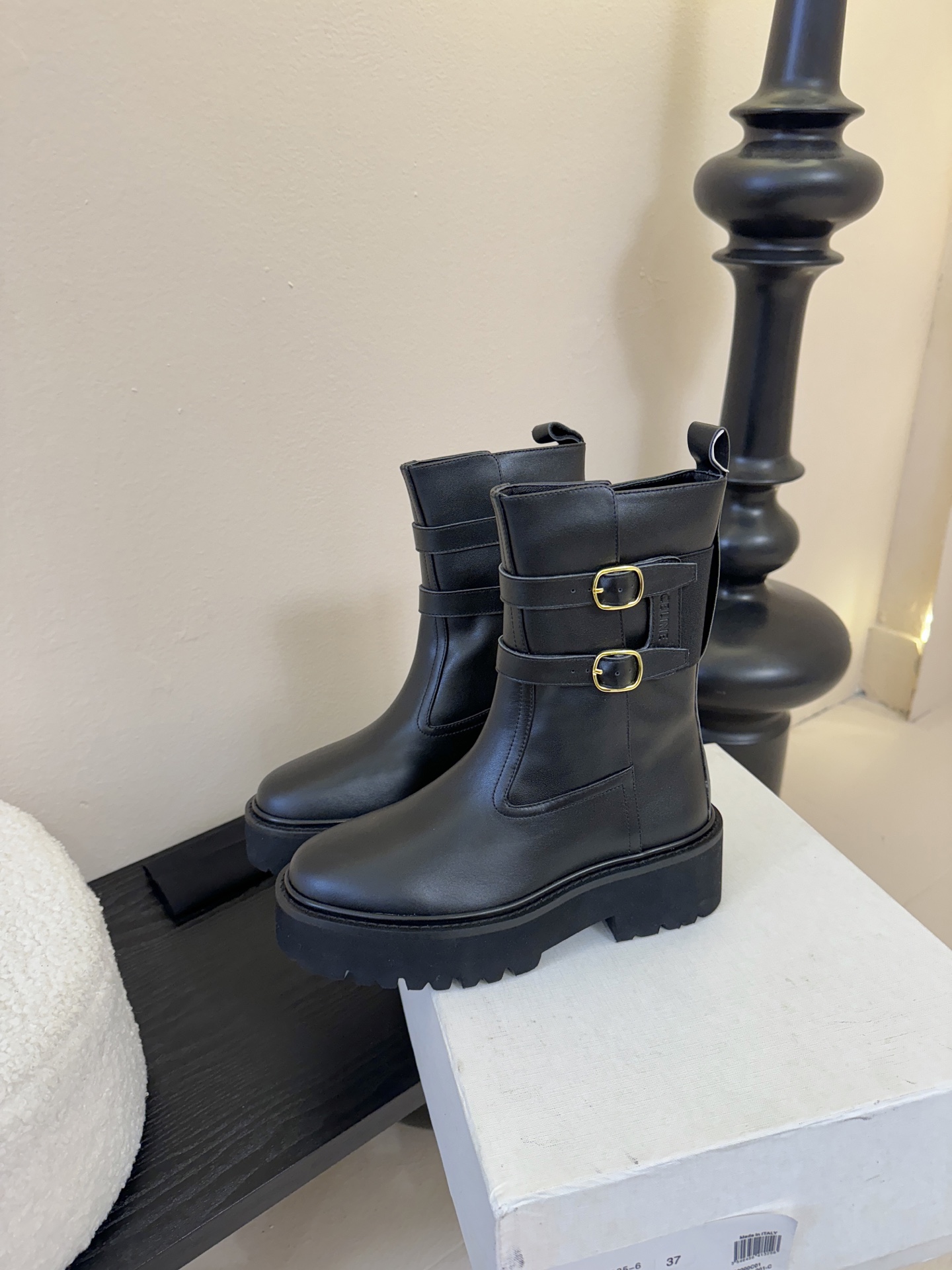 CELINE塞琳 25秋冬新款杨幂同款 短靴 凯旋门英伦风短靴 简约大气时髦 耐看不过时 是时尚圈永不退