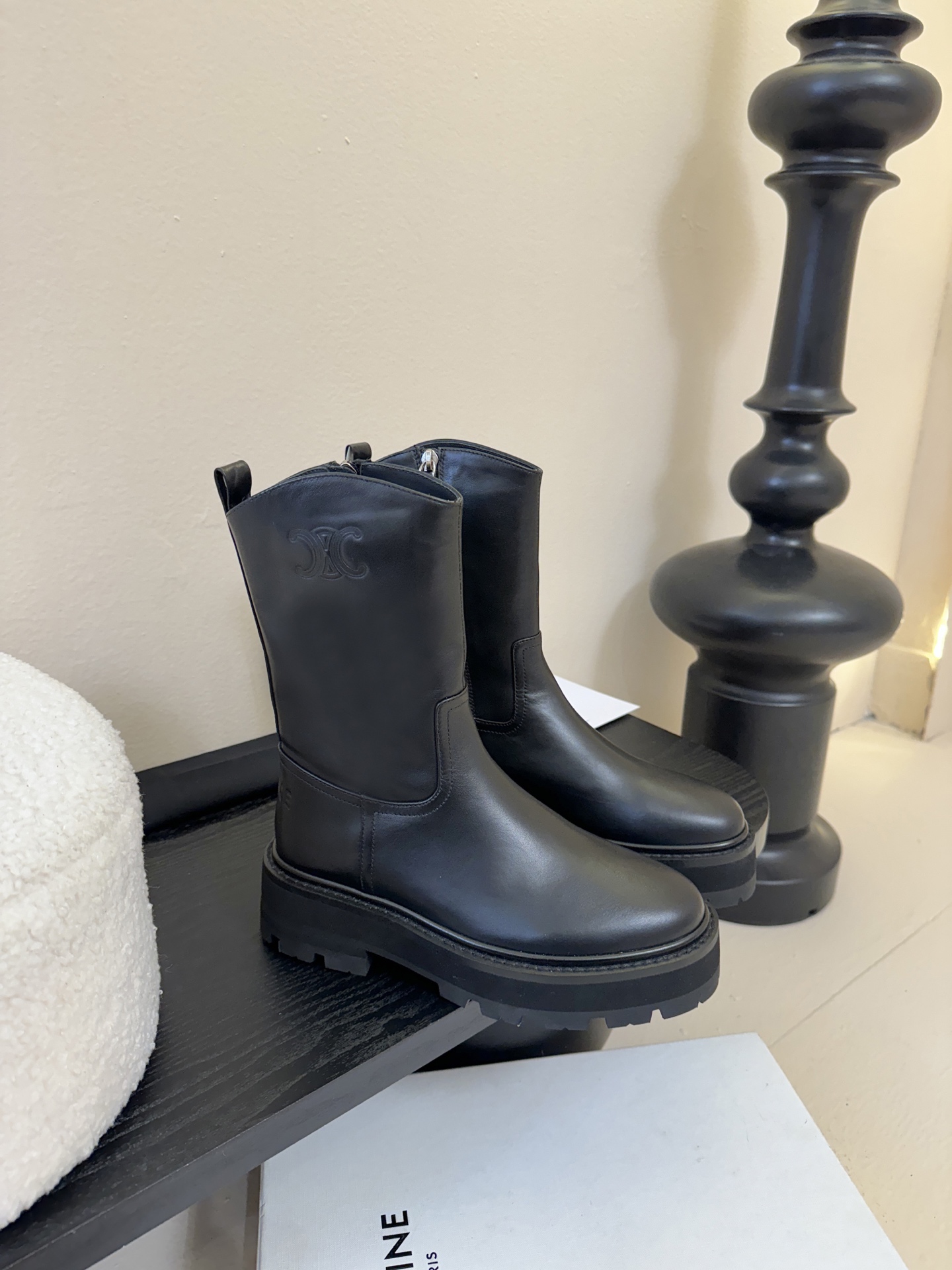 CELINE塞琳 25秋冬新款杨幂同款 短靴 凯旋门英伦风短靴 简约大气时髦 耐看不过时 是时尚圈永不退