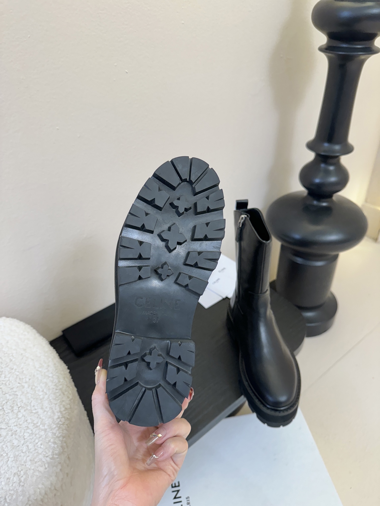 CELINE塞琳 25秋冬新款杨幂同款 短靴 凯旋门英伦风短靴 简约大气时髦 耐看不过时 是时尚圈永不退